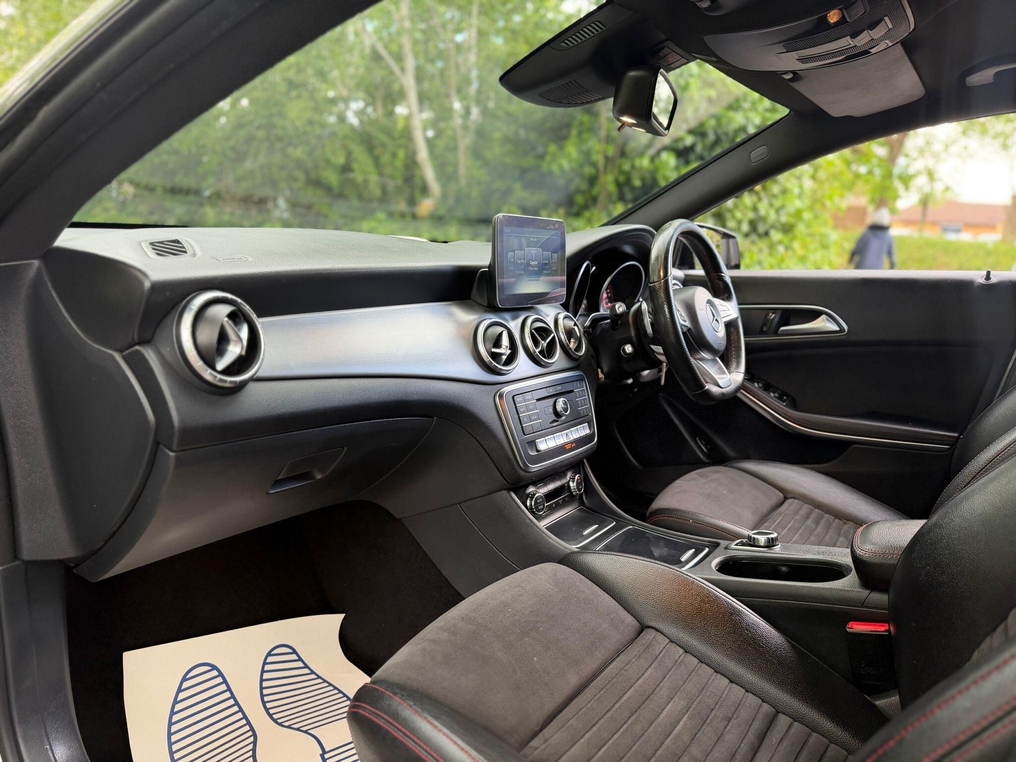Mercedes-Benz Cla view 15