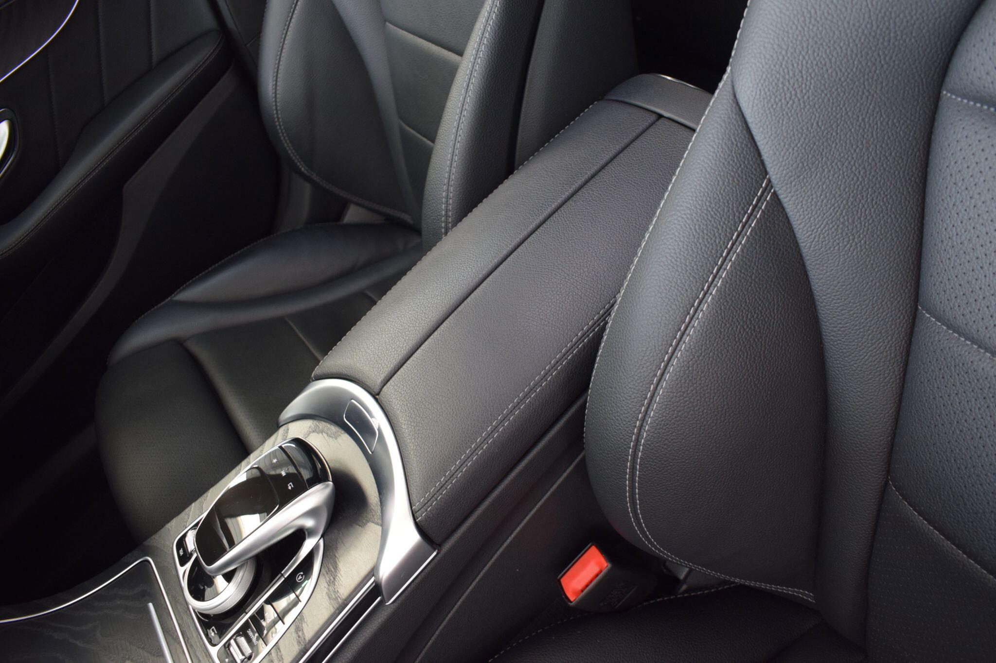 Mercedes-Benz C-Class view 12