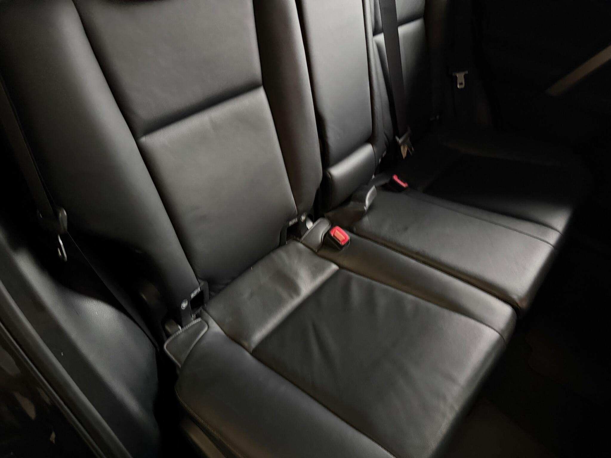 Toyota RAV4 view 9