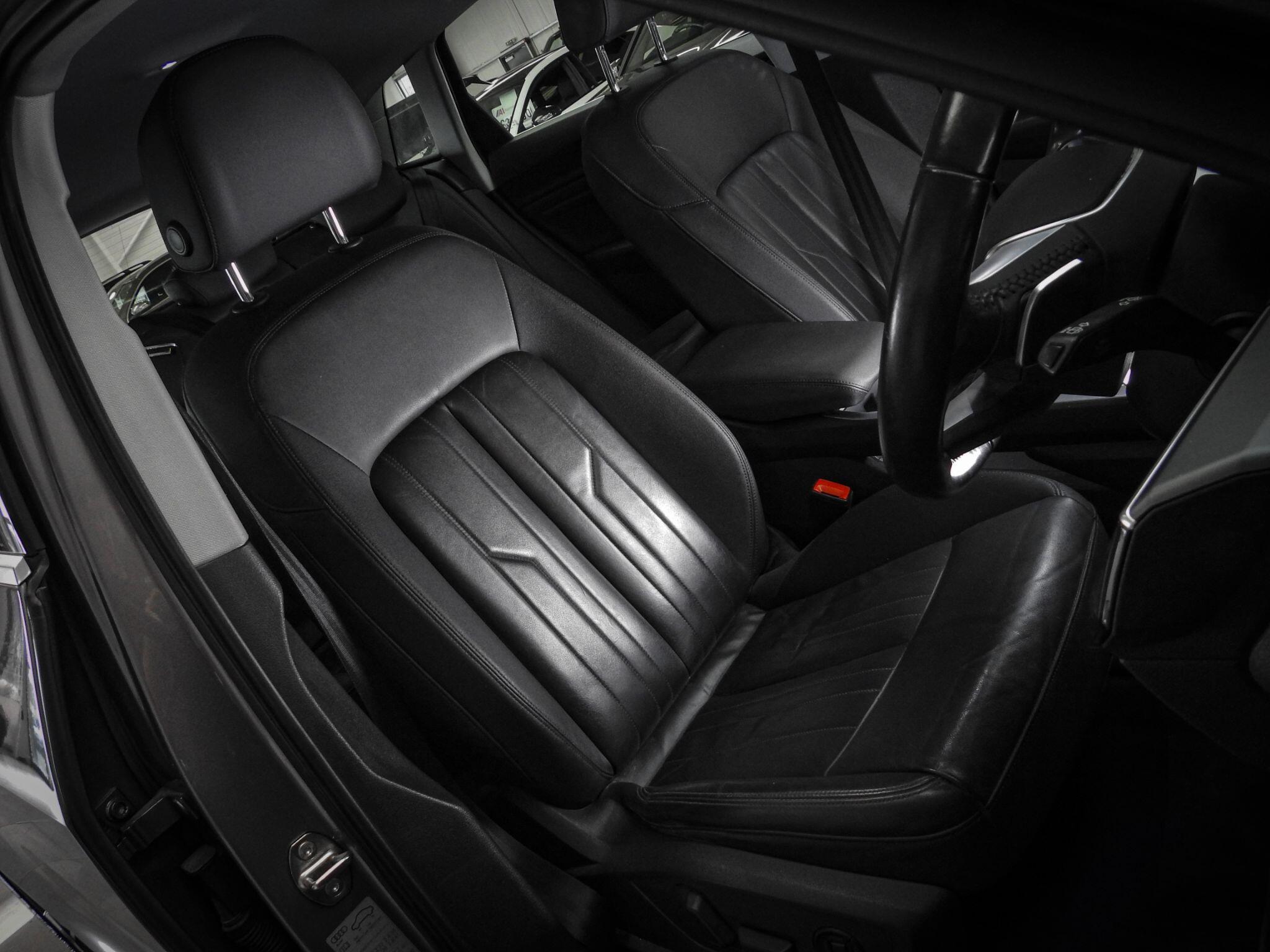 Audi E-Tron view 36