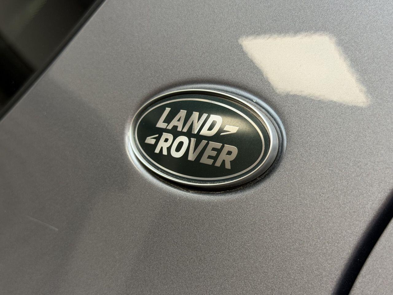 Land Rover Discovery Sport view 19