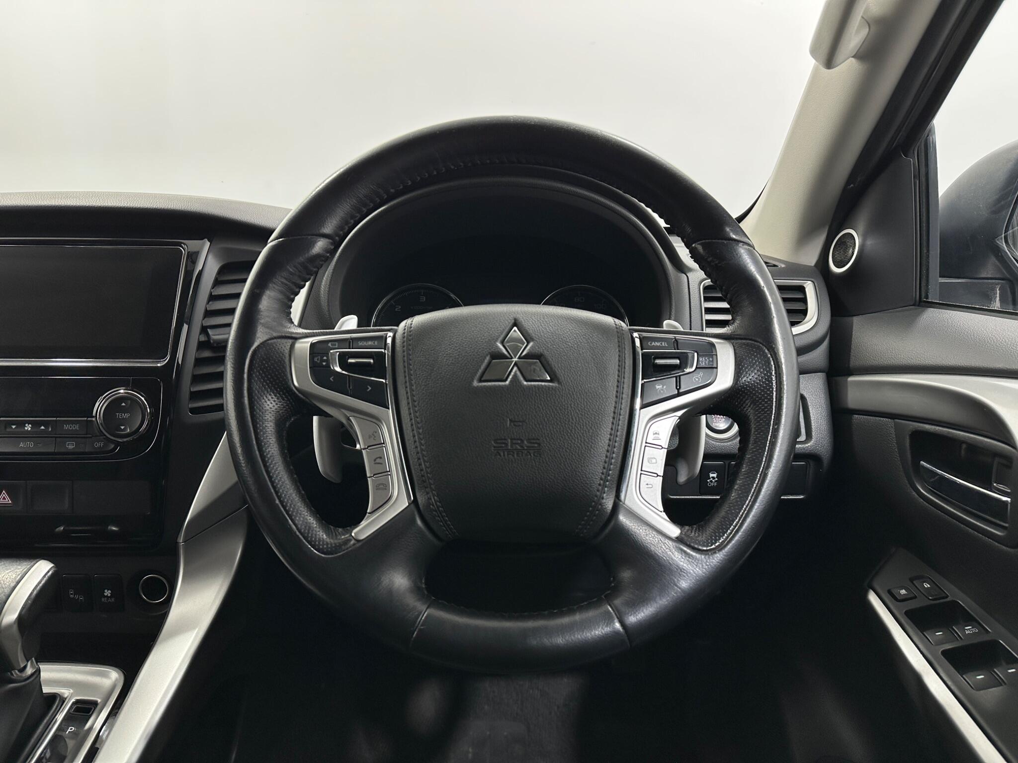 Mitsubishi Shogun Sport view 13