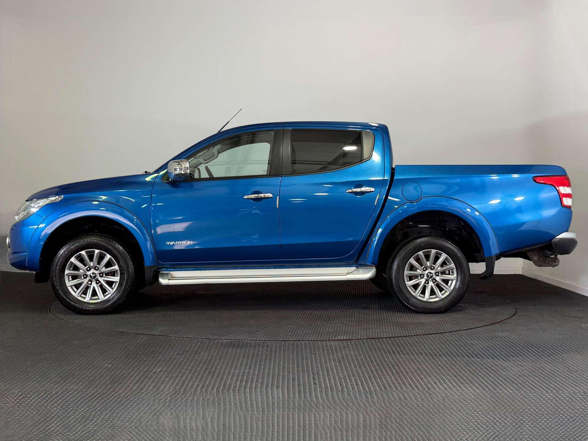 Mitsubishi L200 view 4