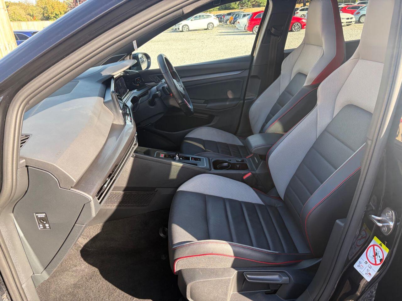 Volkswagen Golf view 17