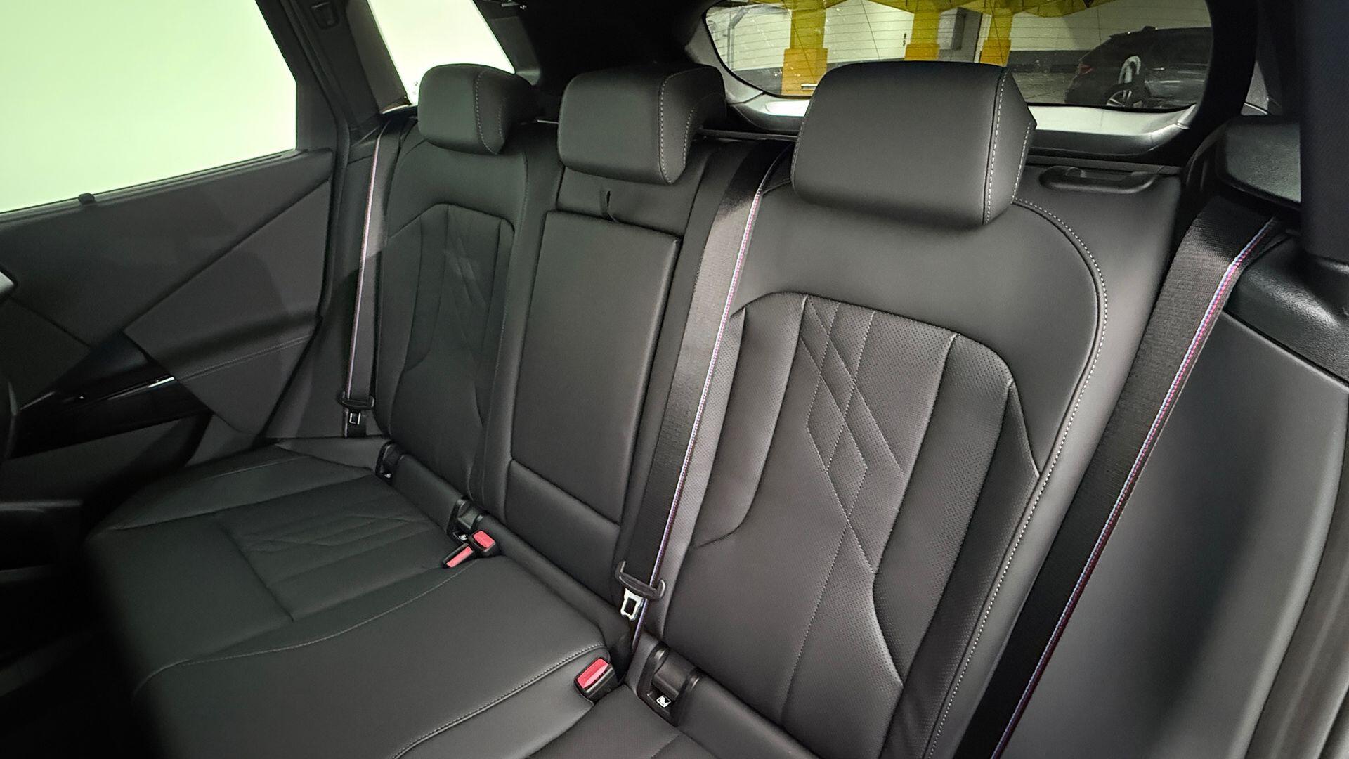 BMW X3 view 12