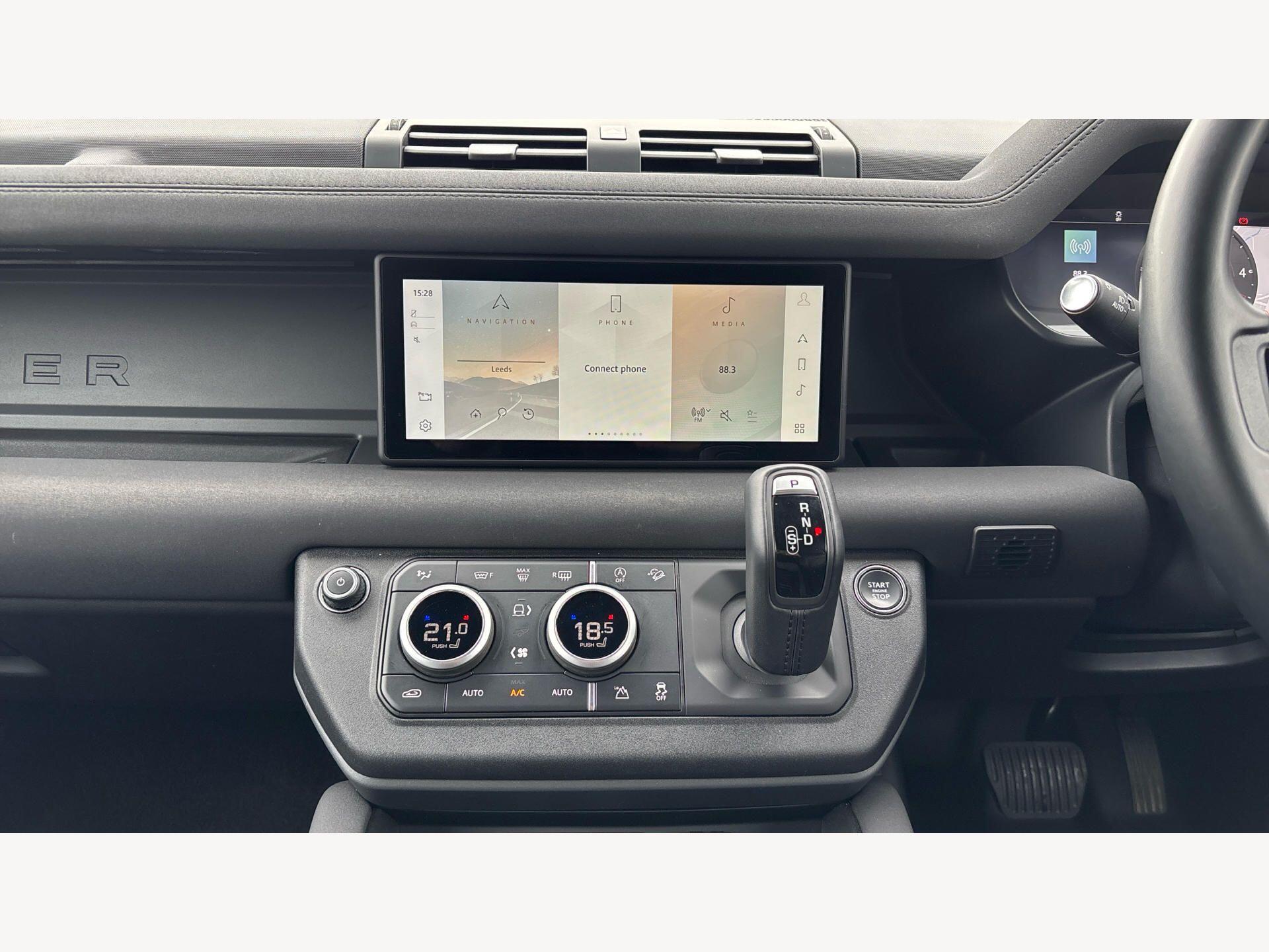 Land Rover Defender view 17