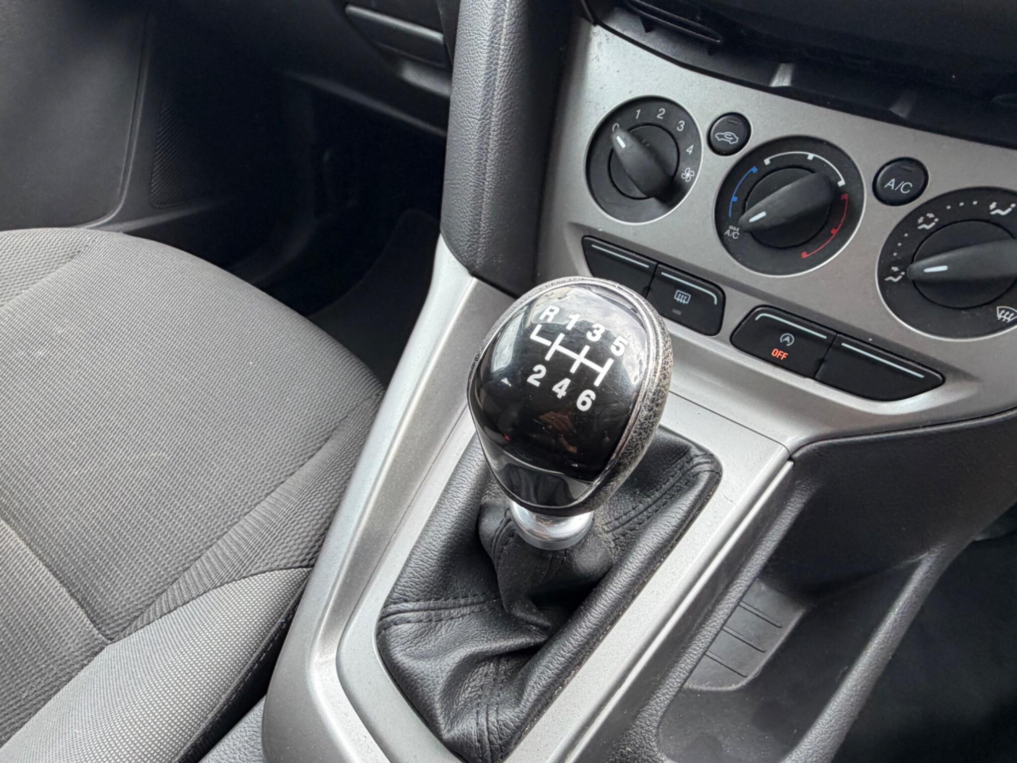Ford Focus view 31