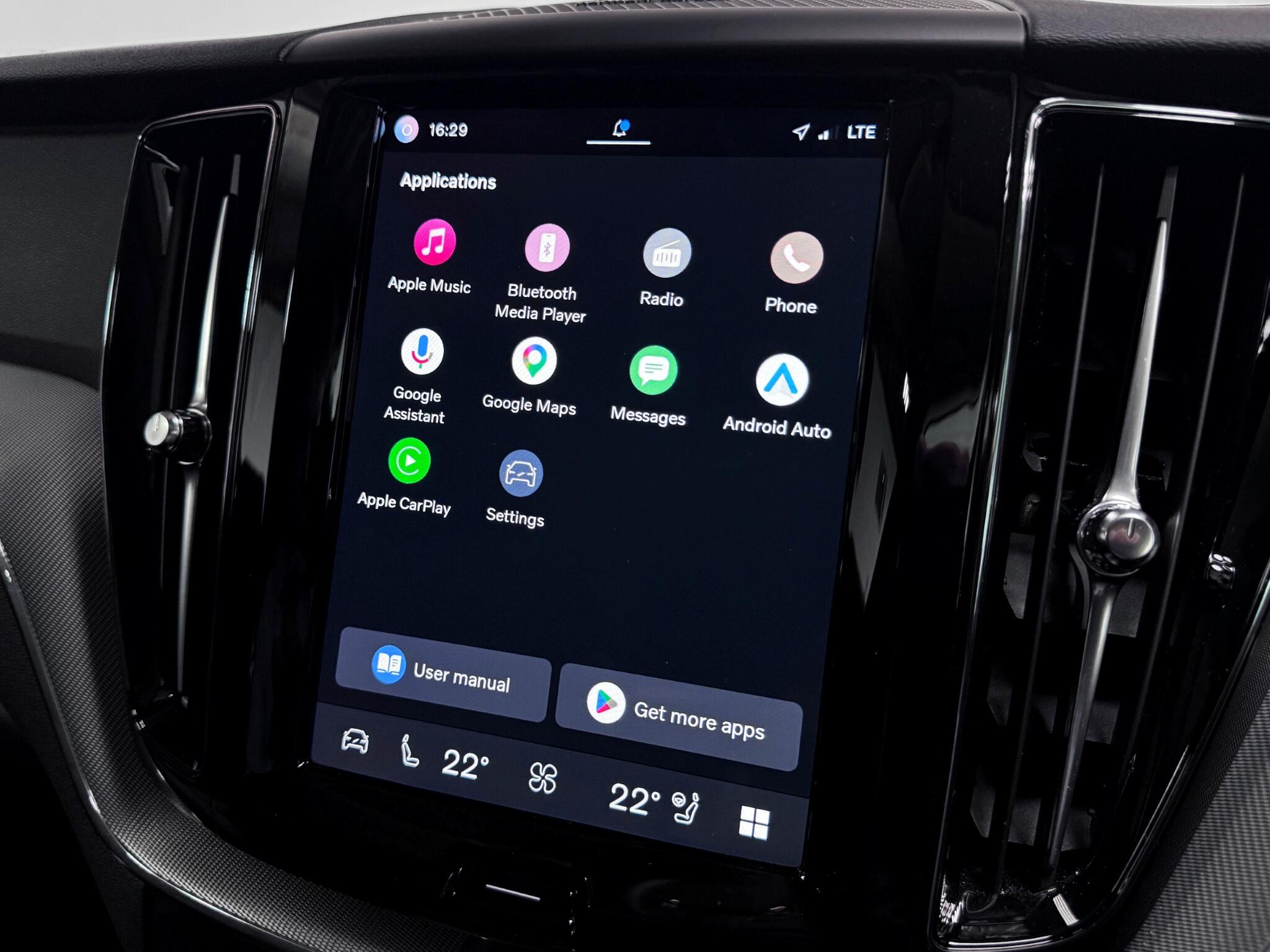 Volvo XC60 view 45