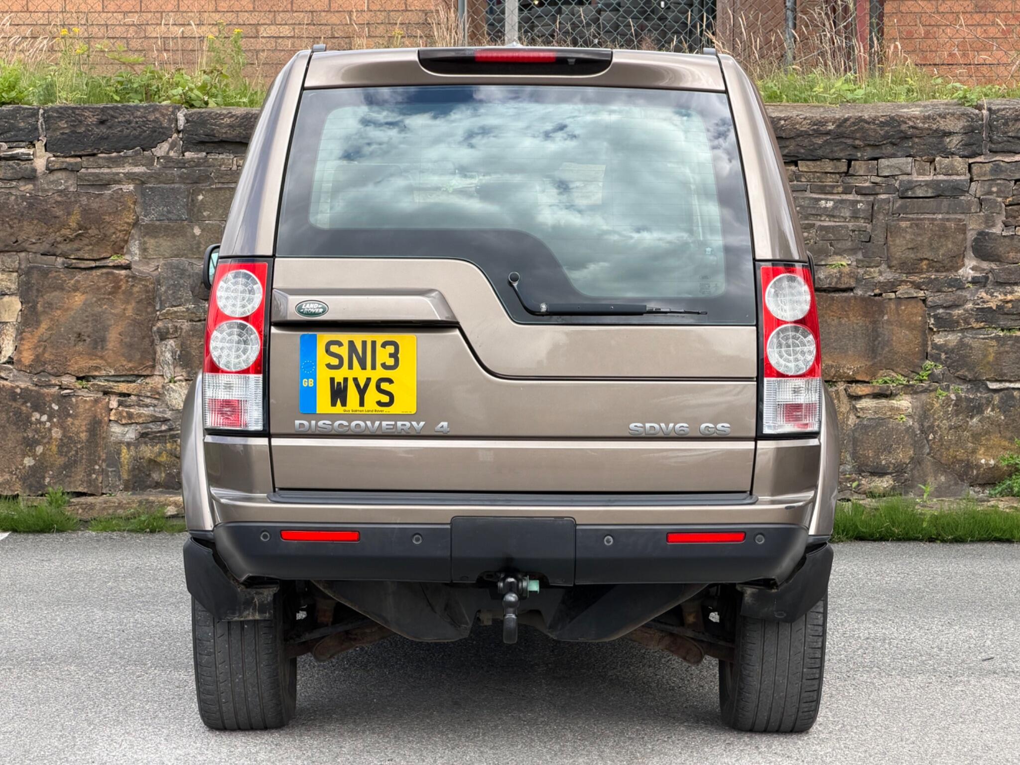 Land Rover Discovery view 6