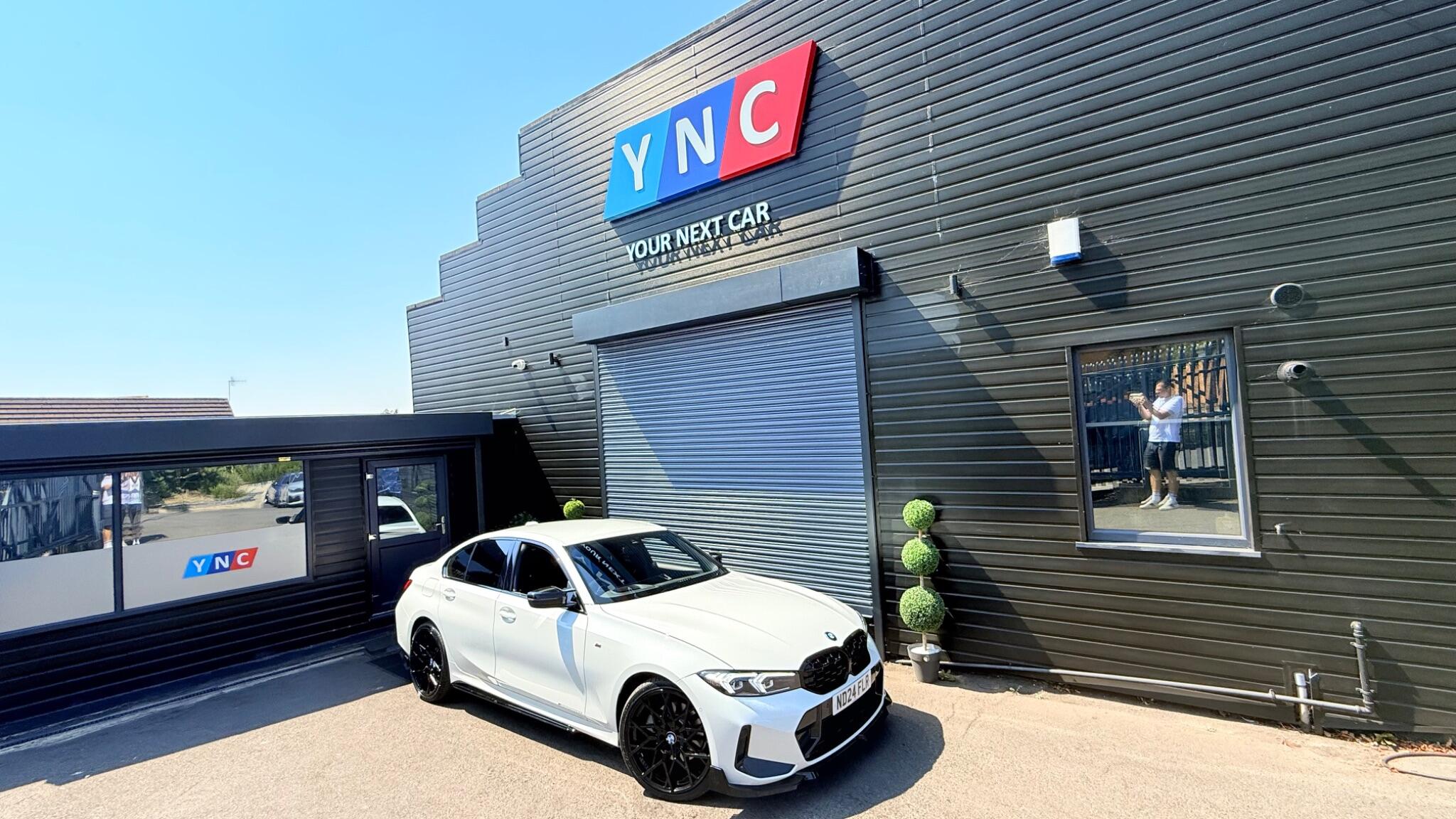 BMW 3 Series view 5