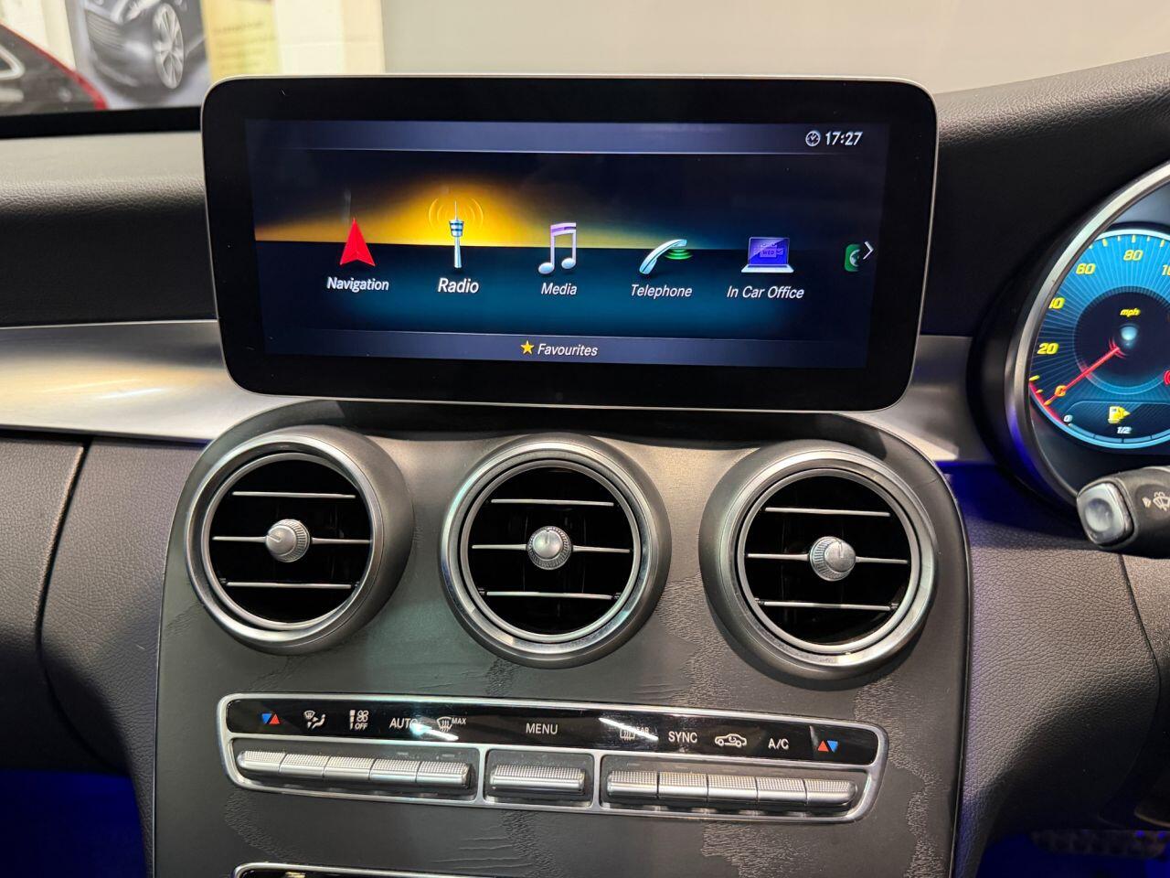 Mercedes-Benz C-Class view 27