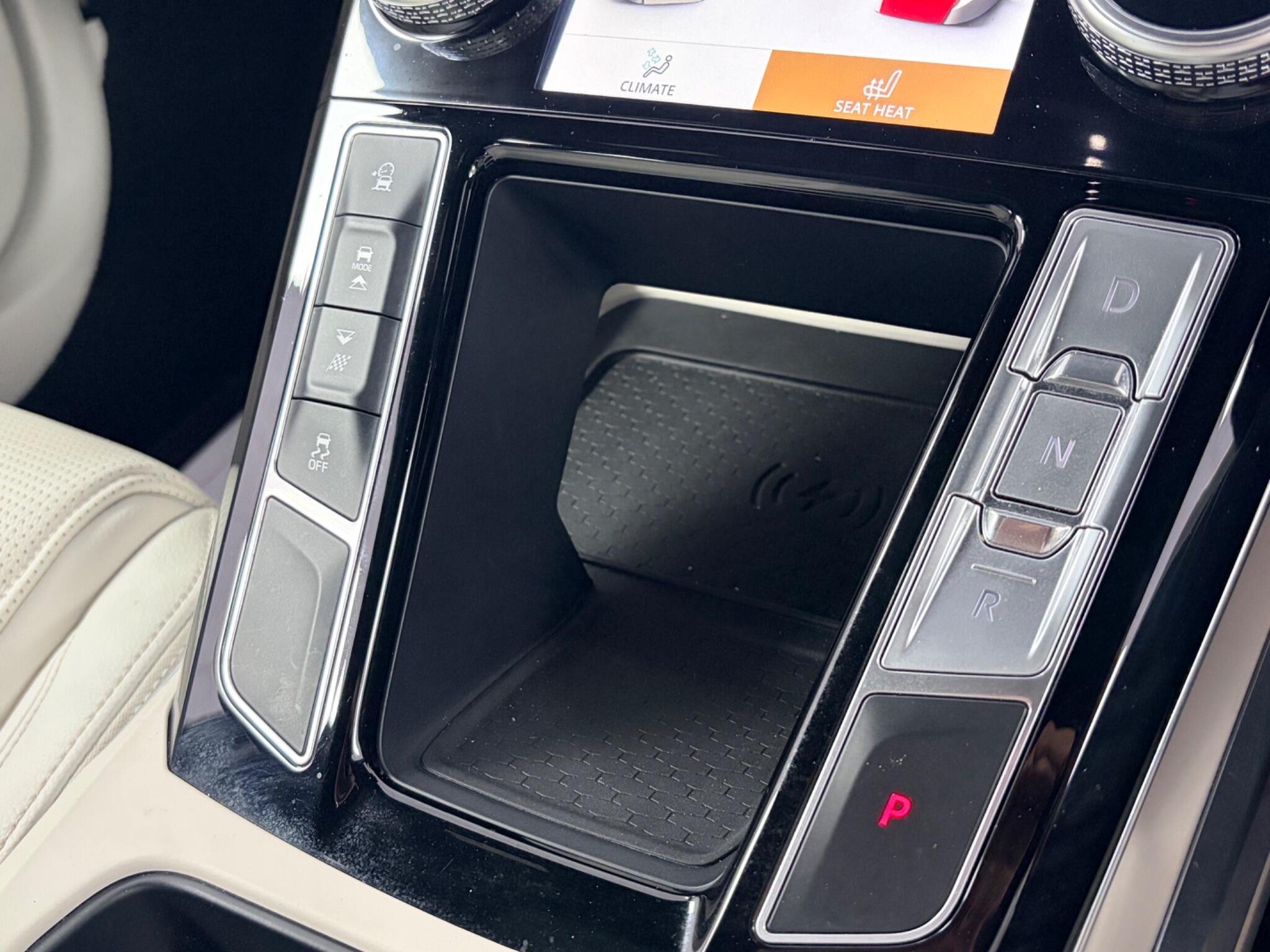 Jaguar I-Pace view 35
