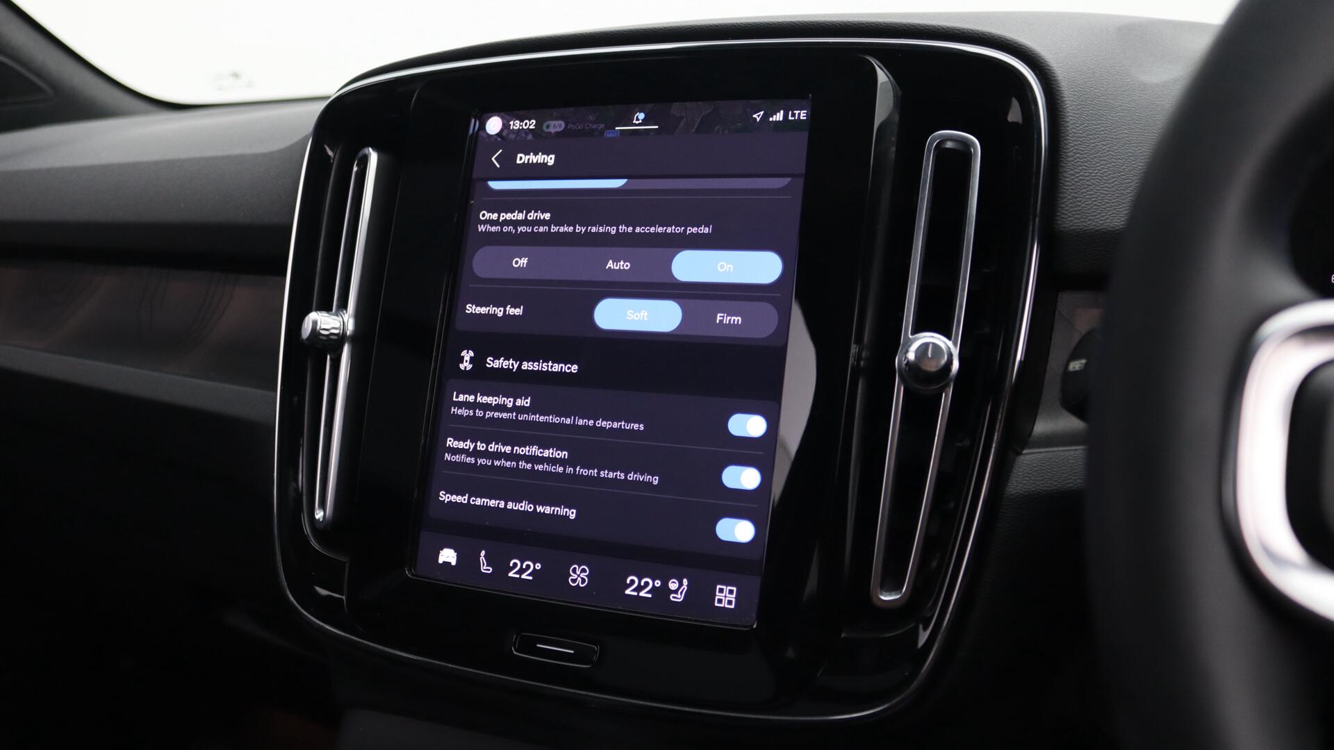 Volvo XC40 view 40