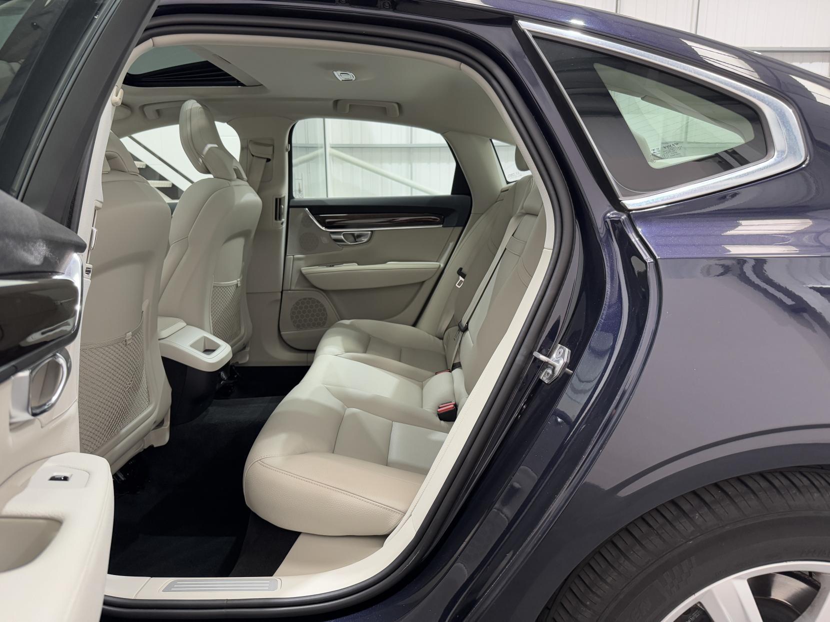 Volvo S90 view 49