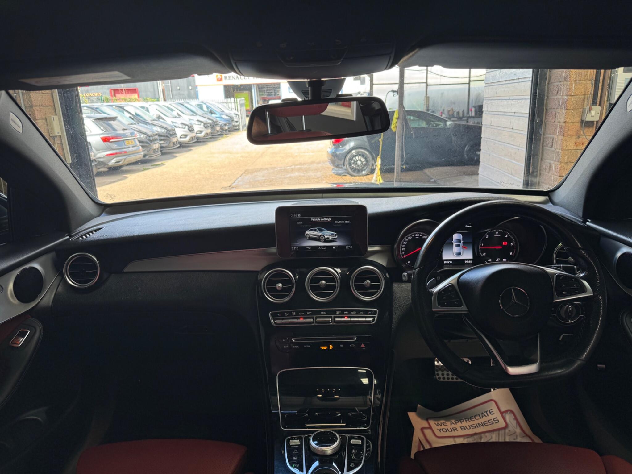 Mercedes-Benz GLC view 10