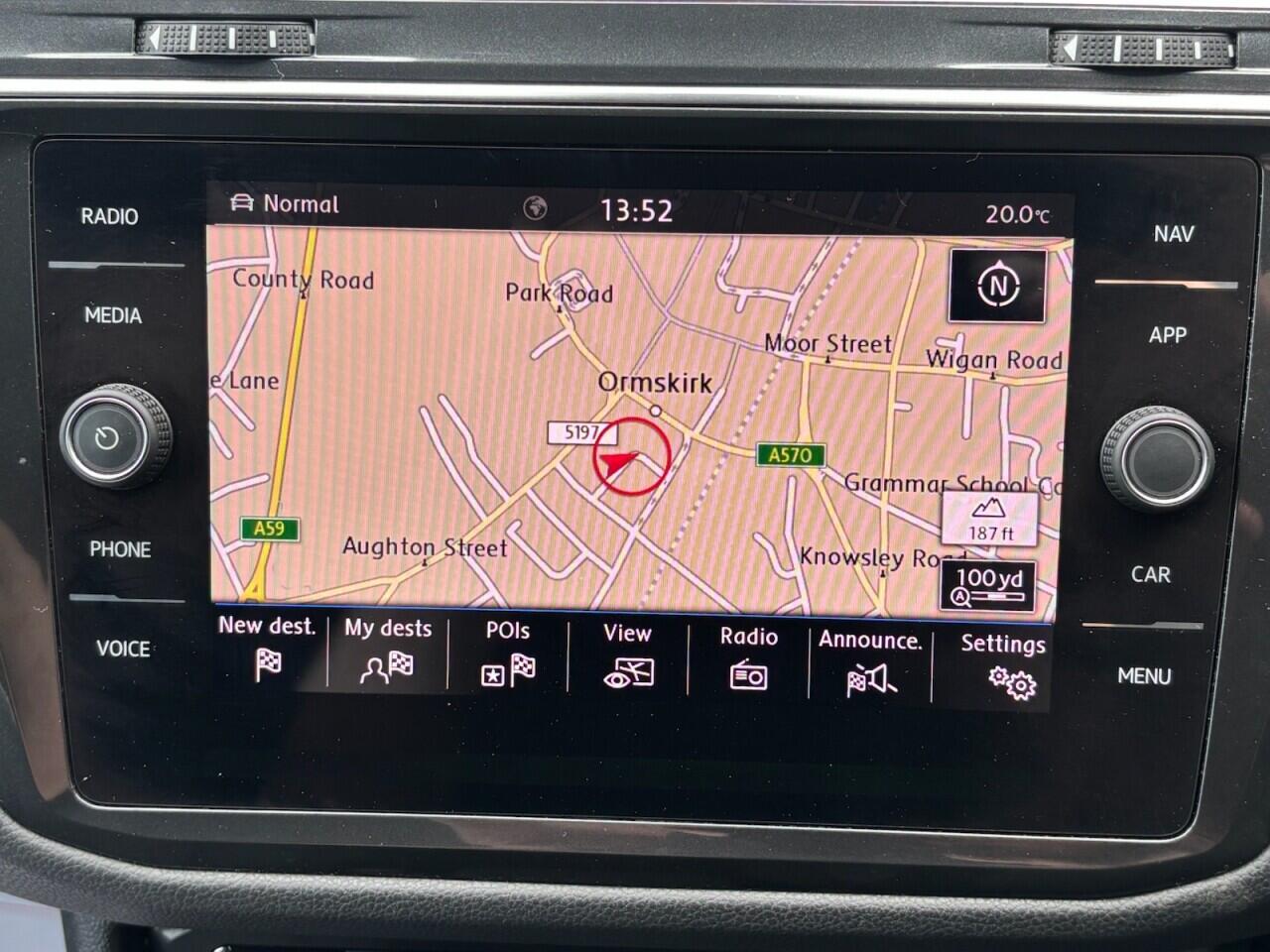 Volkswagen Tiguan Allspace view 18
