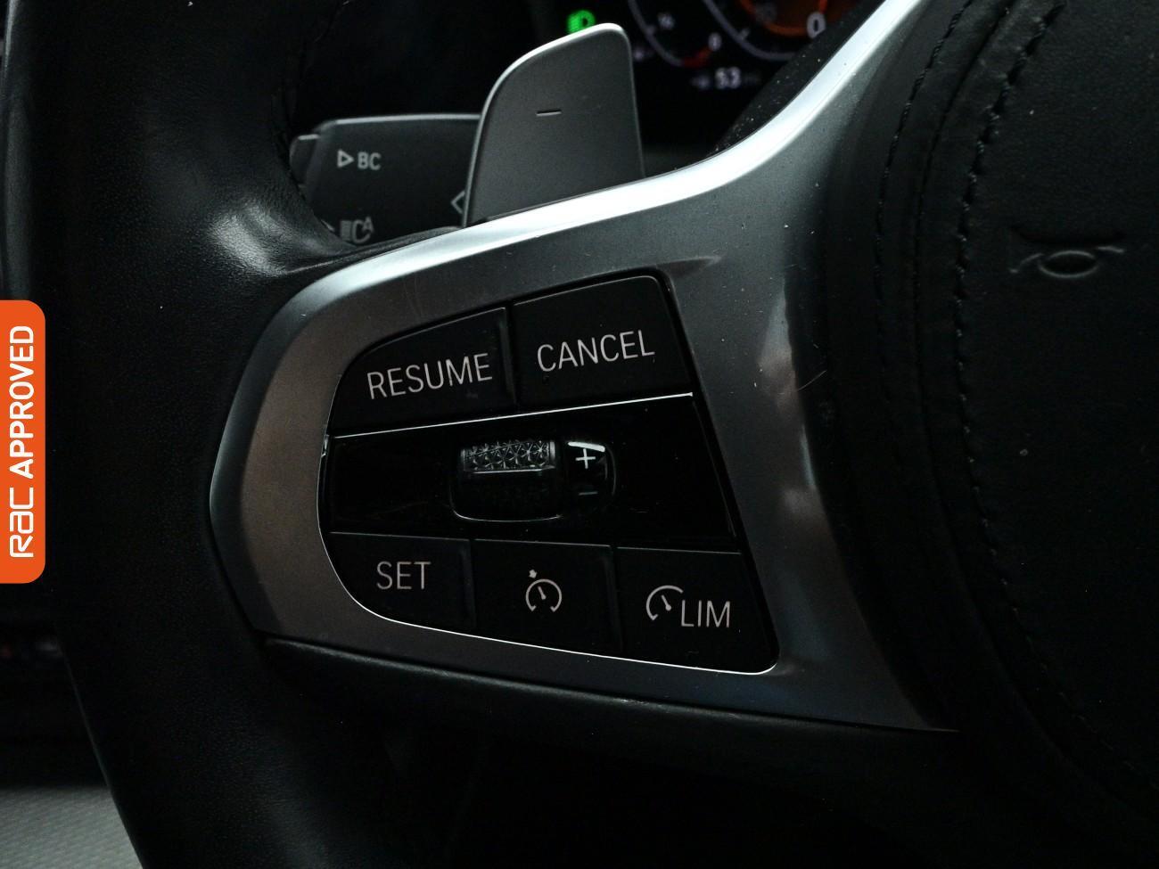 BMW 3 Series view 22