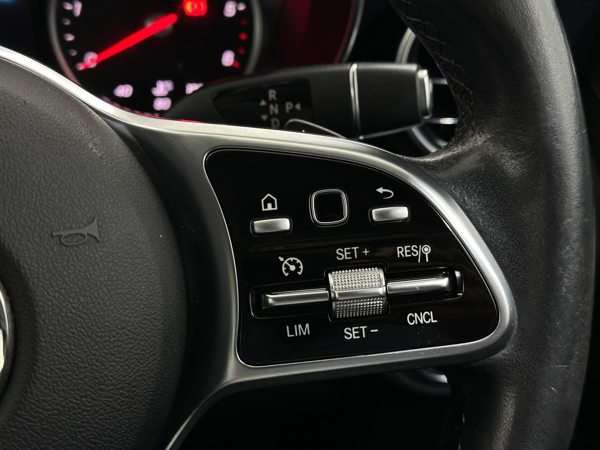 Mercedes-Benz C-Class view 16