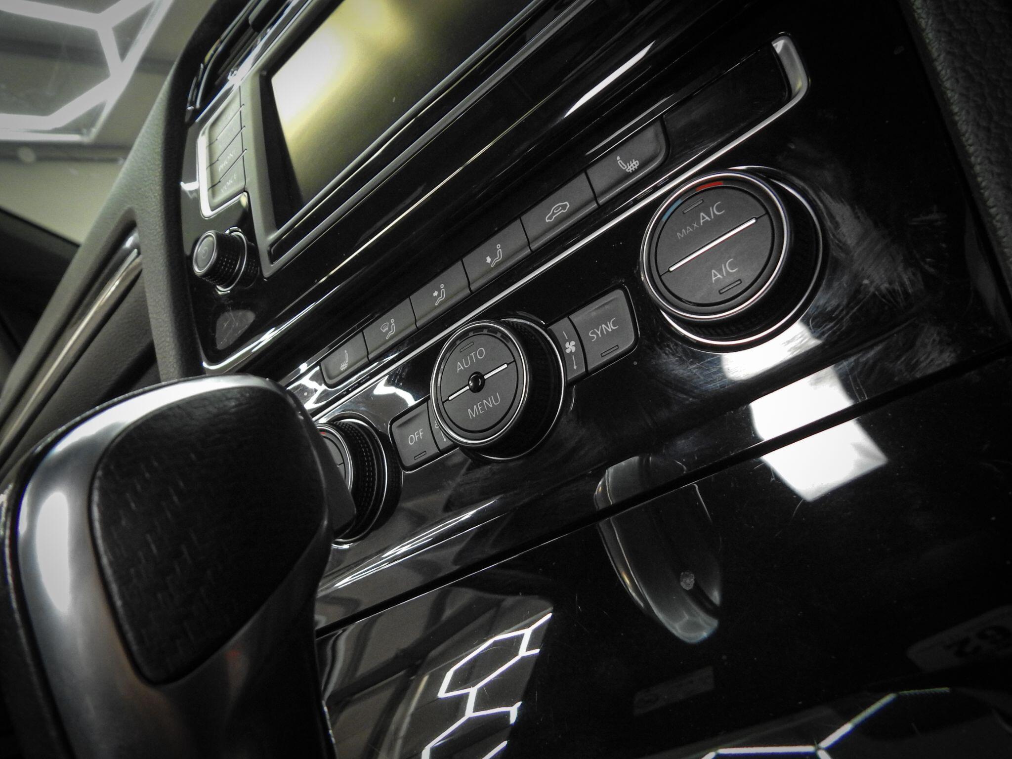 Volkswagen Golf view 32