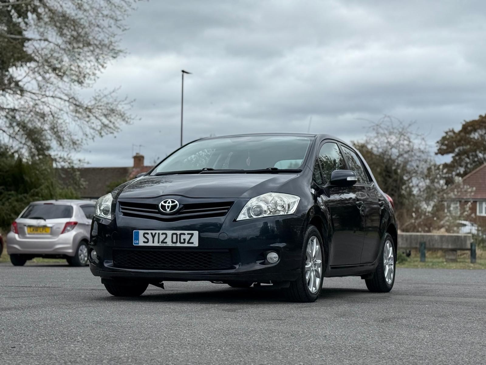 Toyota Auris view 5