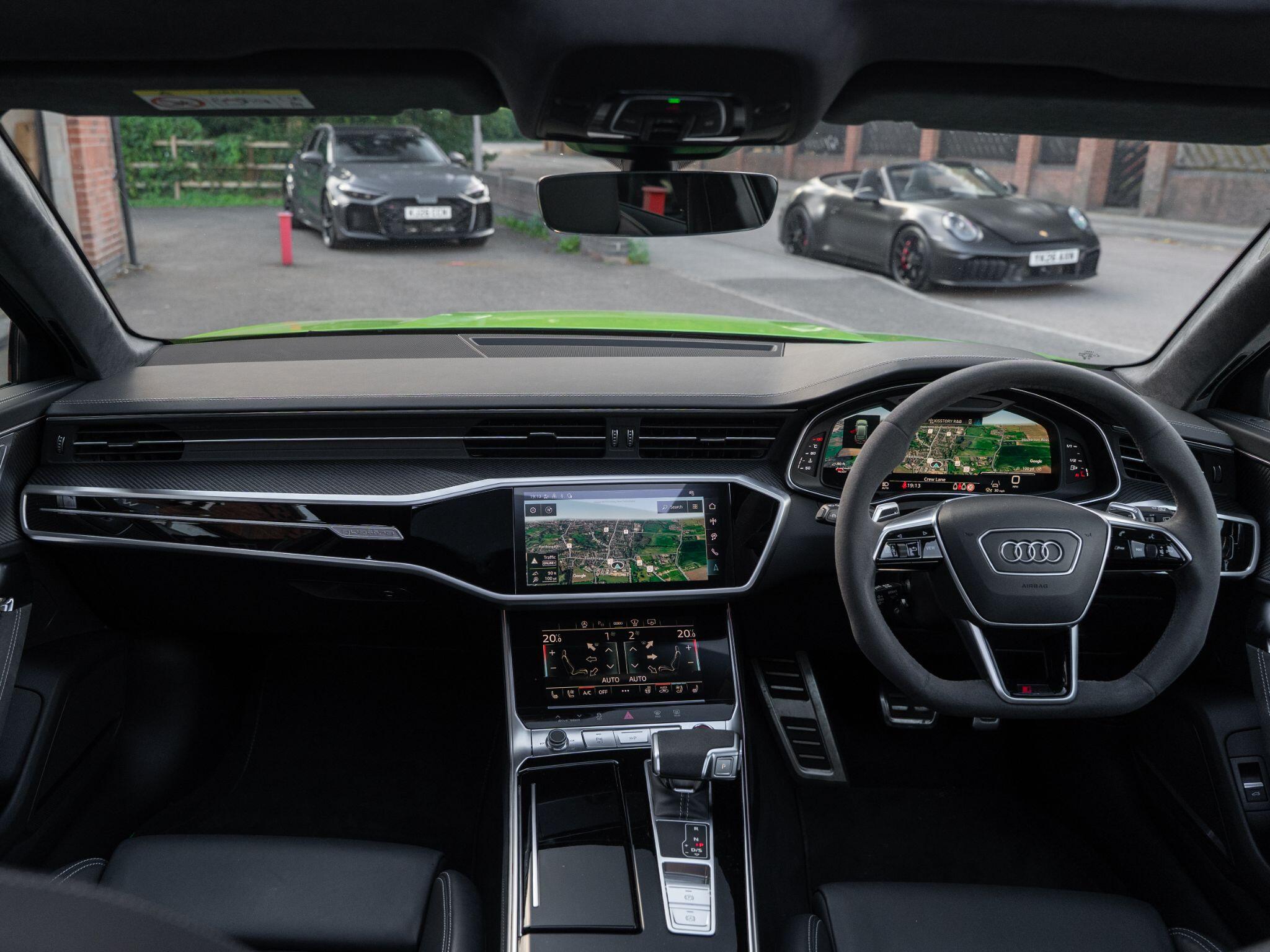 Audi RS6 Avant view 39