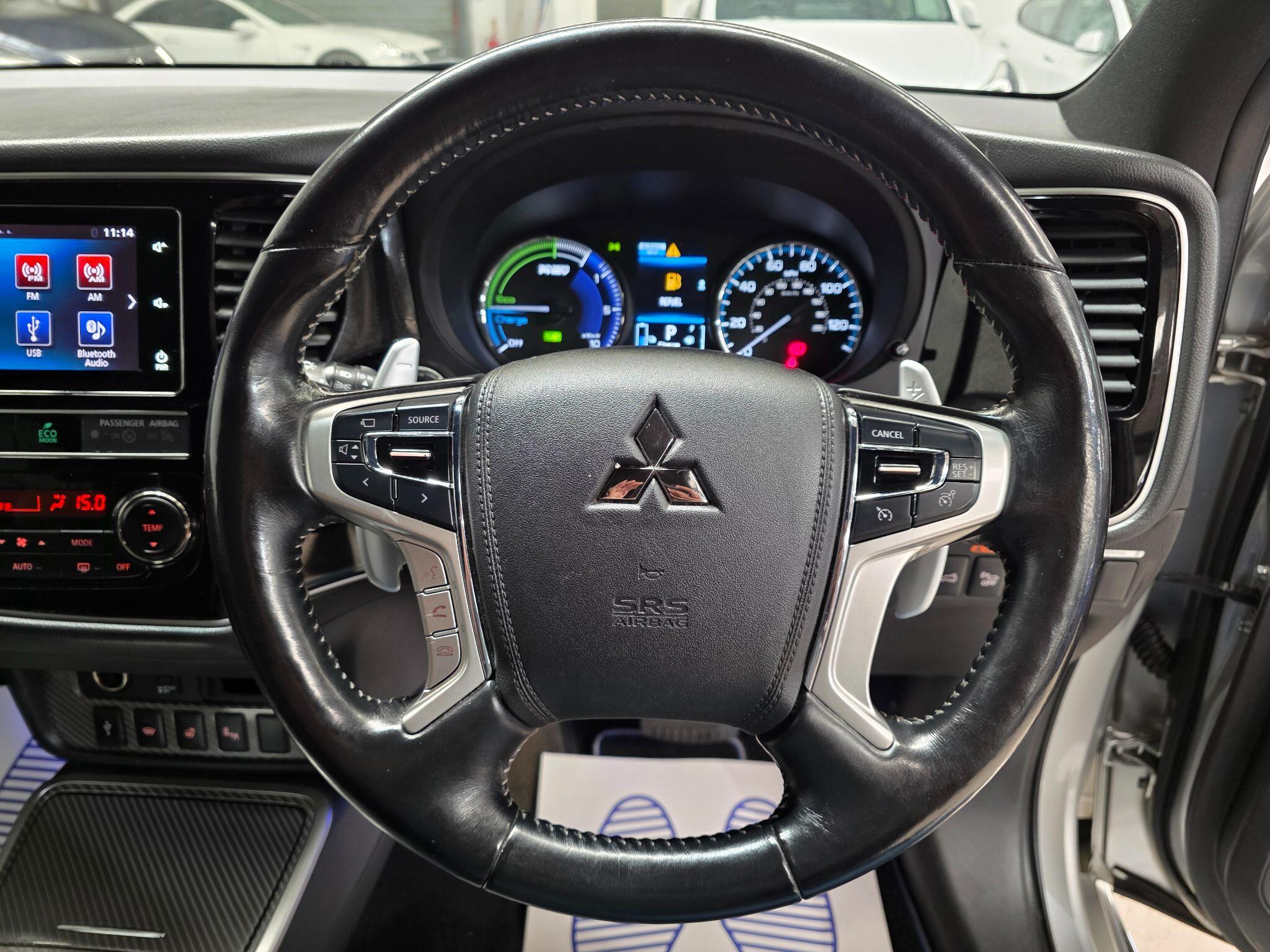 Mitsubishi Outlander view 17