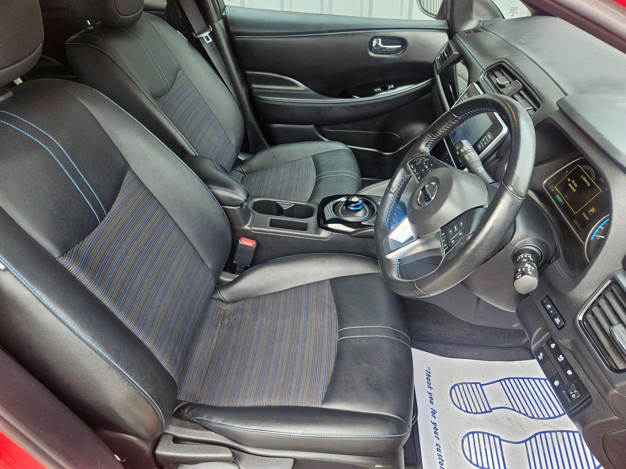 2022 Nissan Leaf image 17