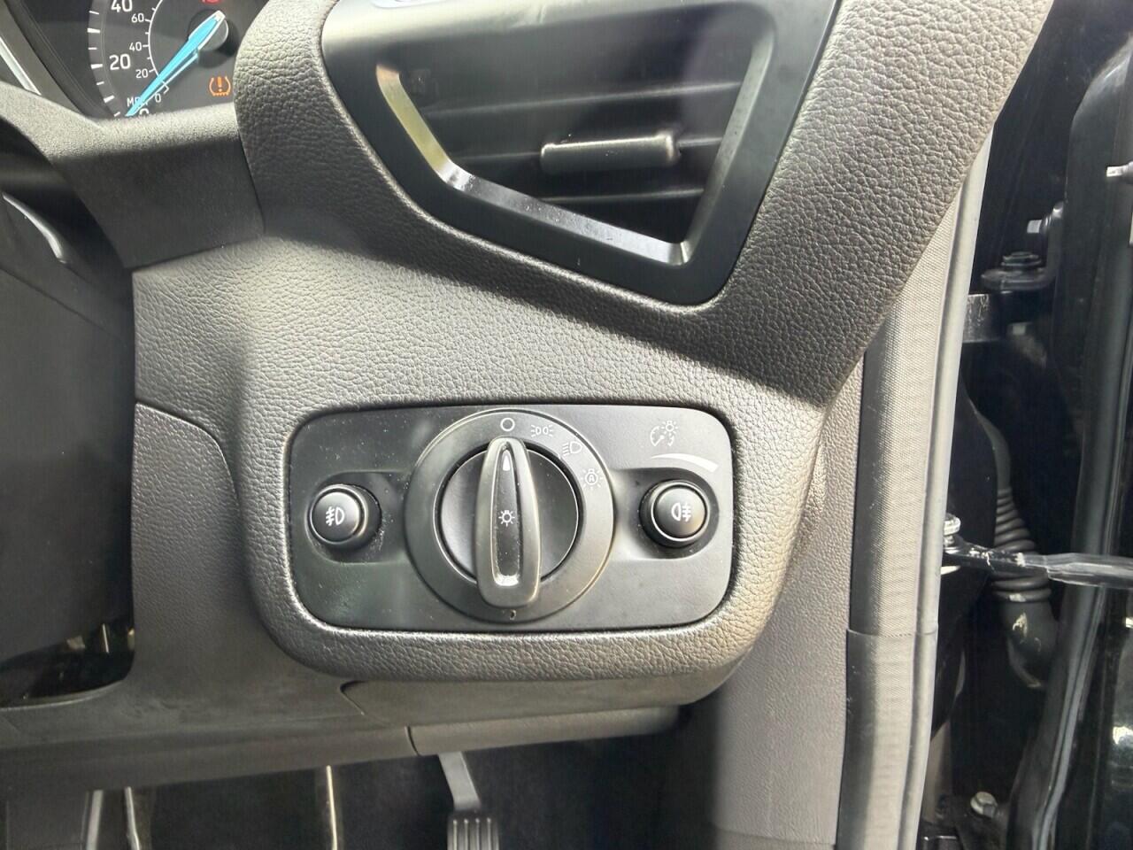 Ford C-Max view 16