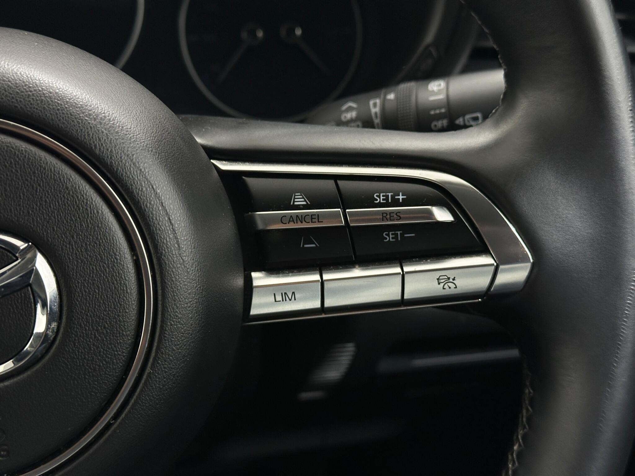 Mazda CX-30 view 16