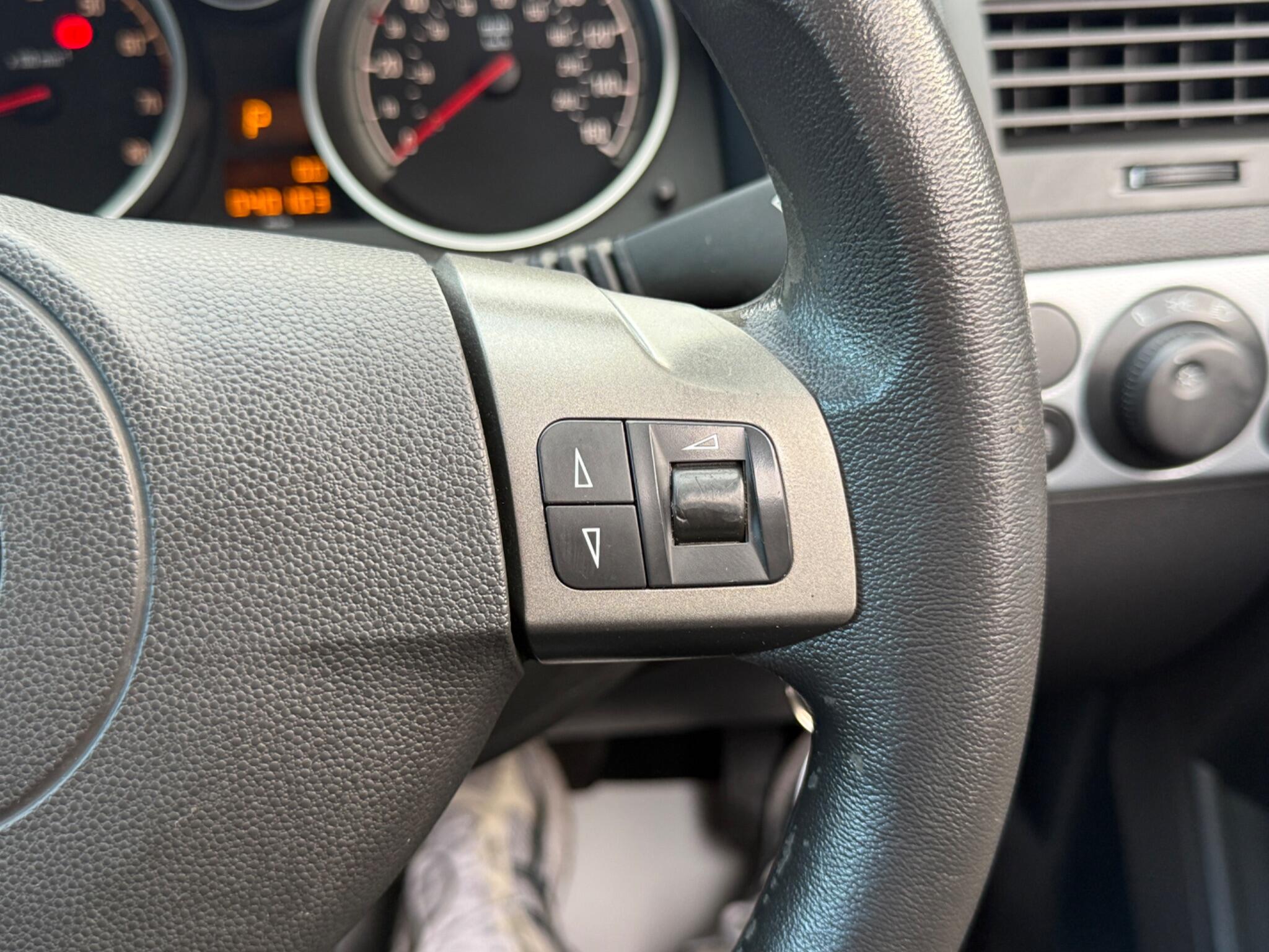 Vauxhall Astra - Image 60