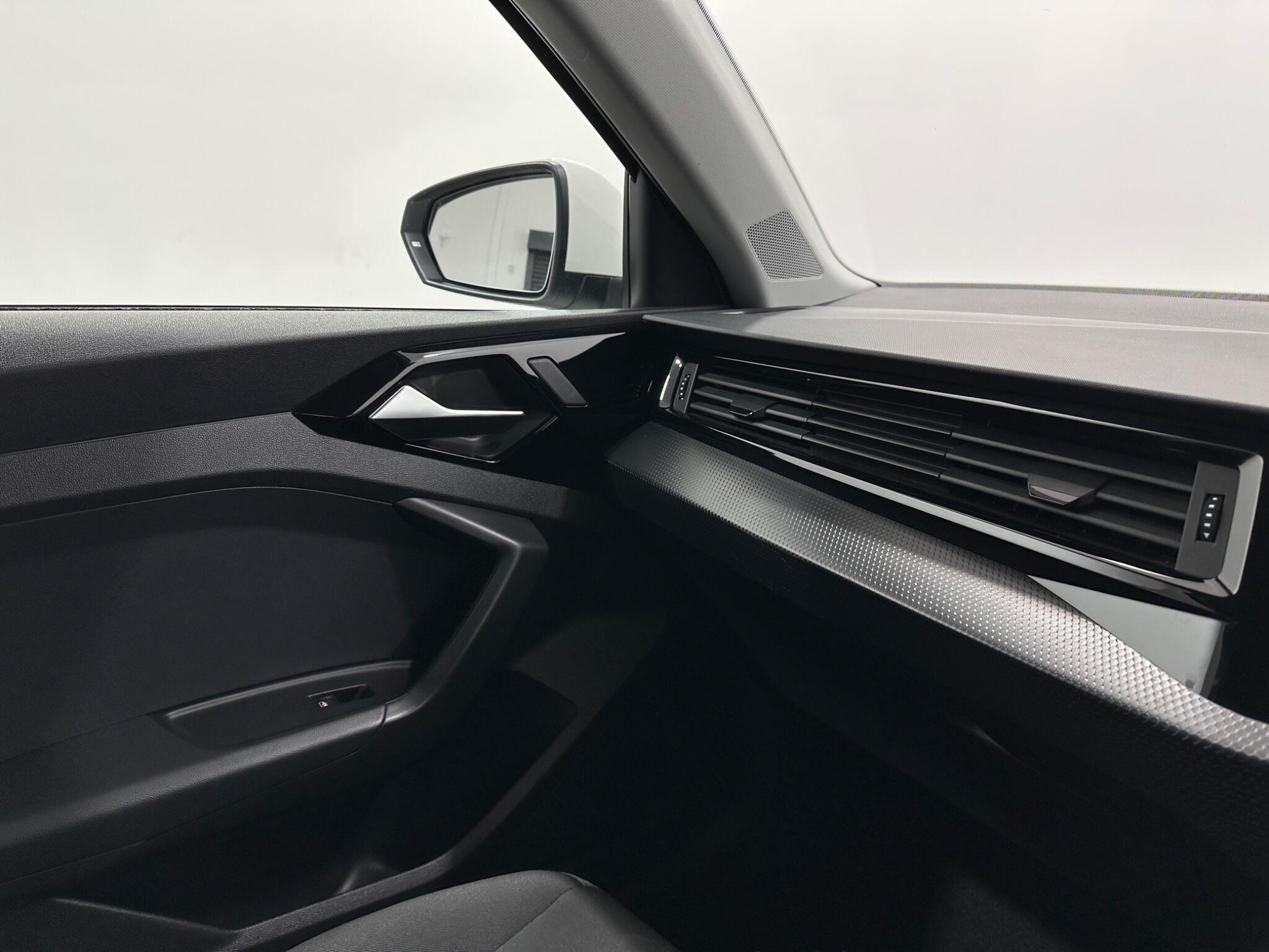 Audi A1 view 25