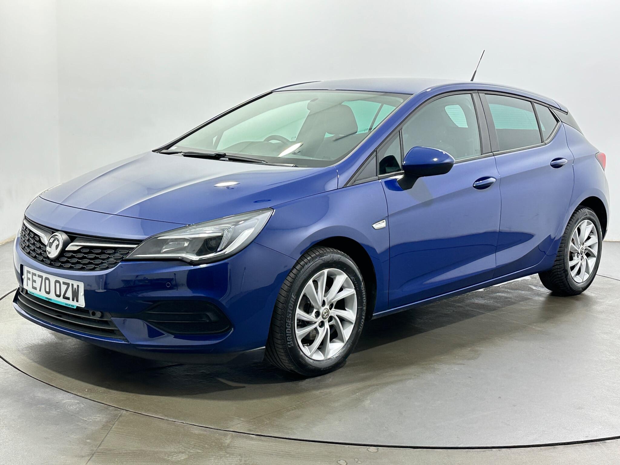 Vauxhall Astra view 4