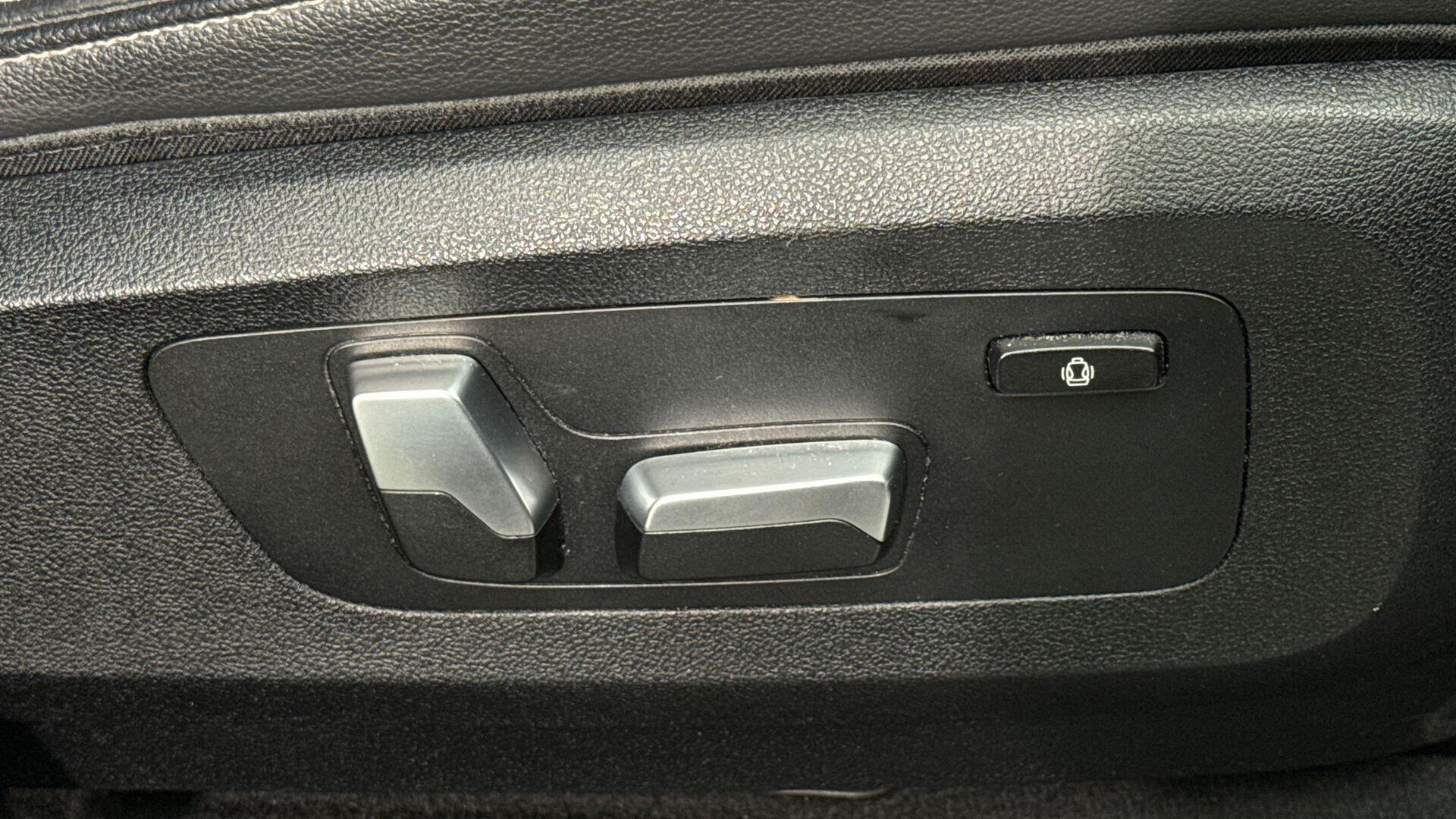 BMW X5 view 32