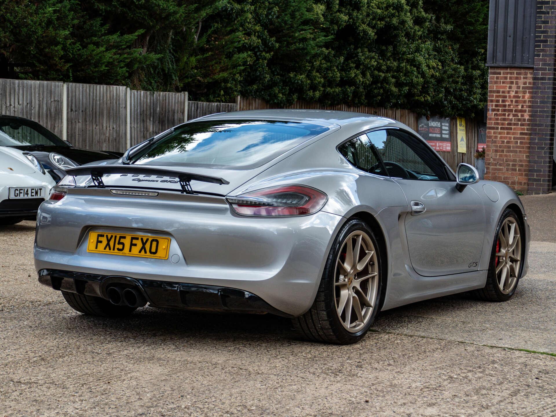 Porsche Cayman view 18