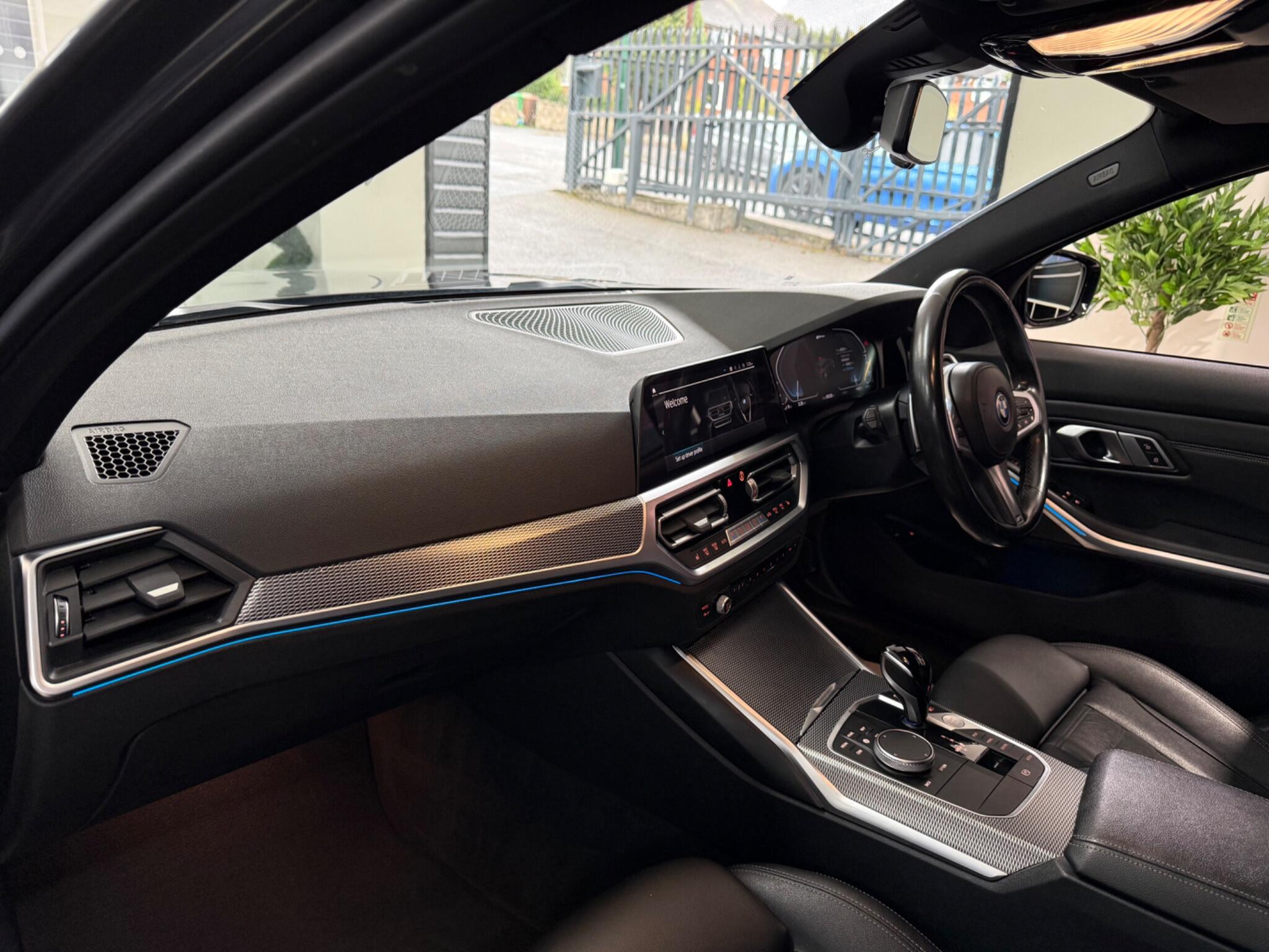 BMW 3 Series view 33