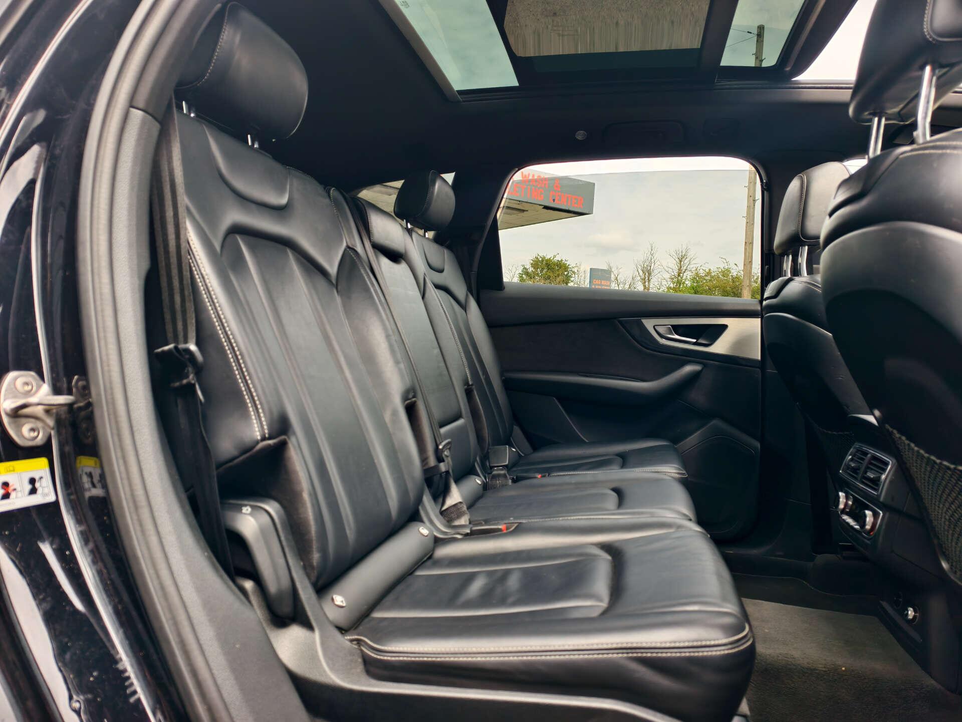 Audi Q7 view 20