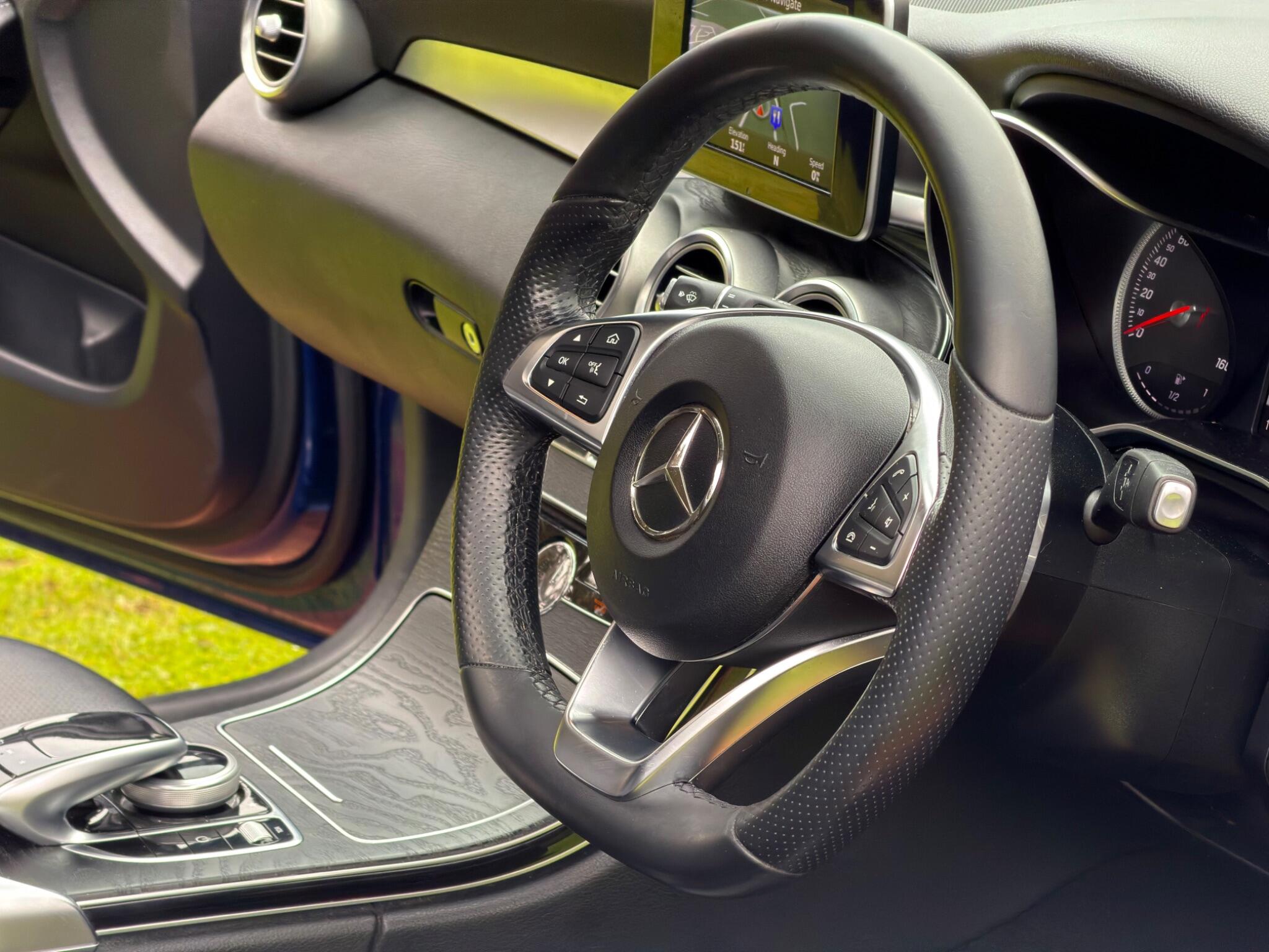 Mercedes-Benz C-Class view 29