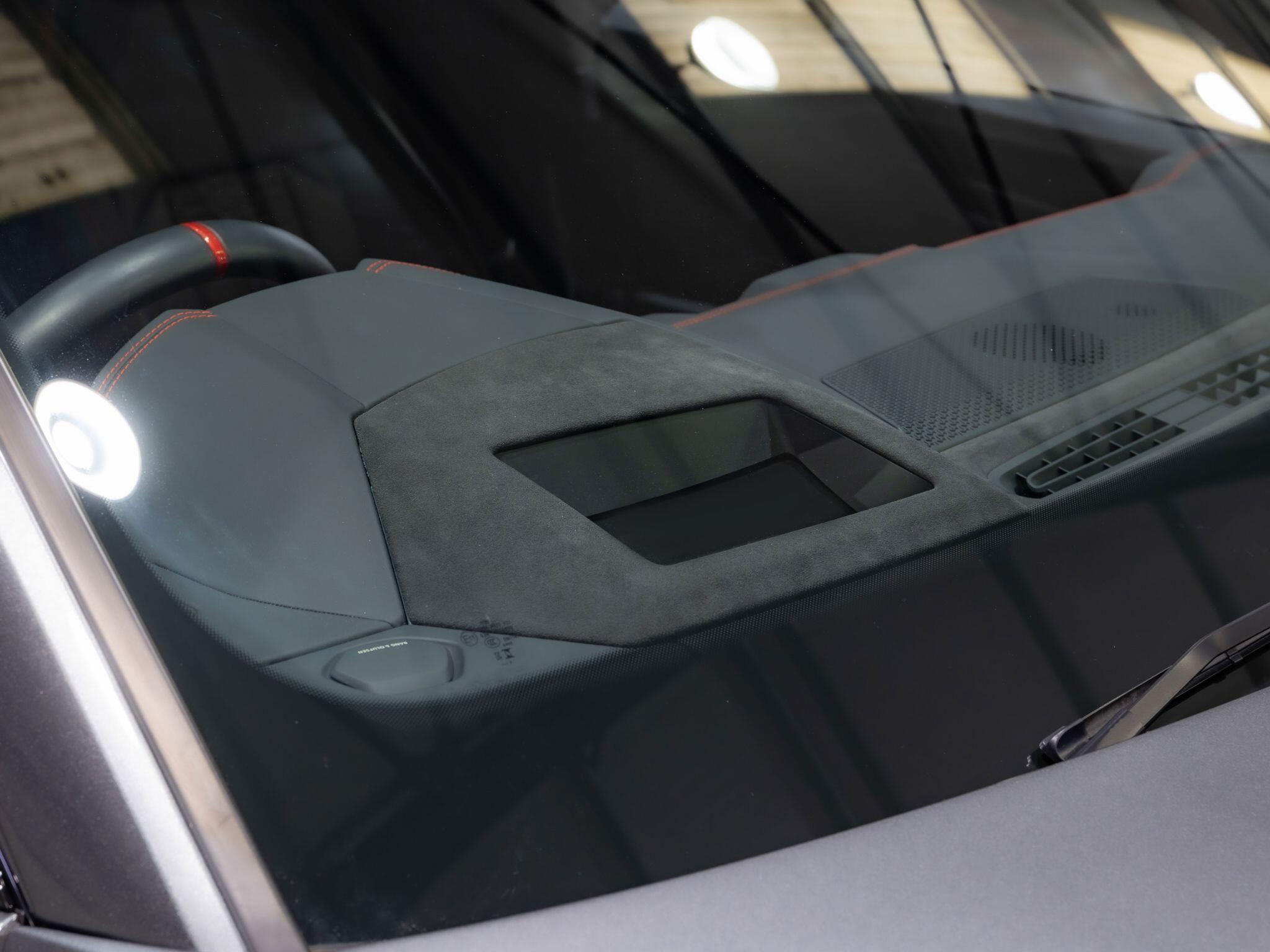 Lamborghini Urus view 14