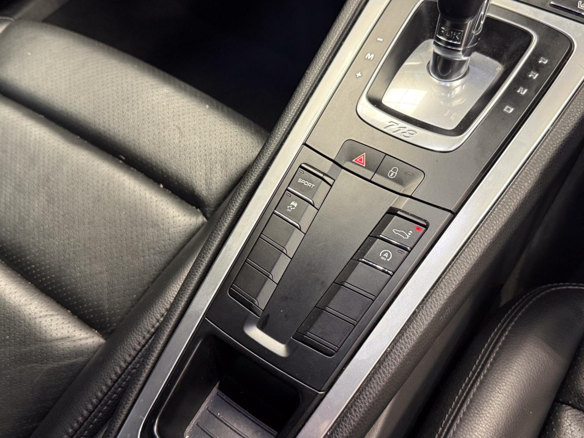 Porsche Cayman view 22