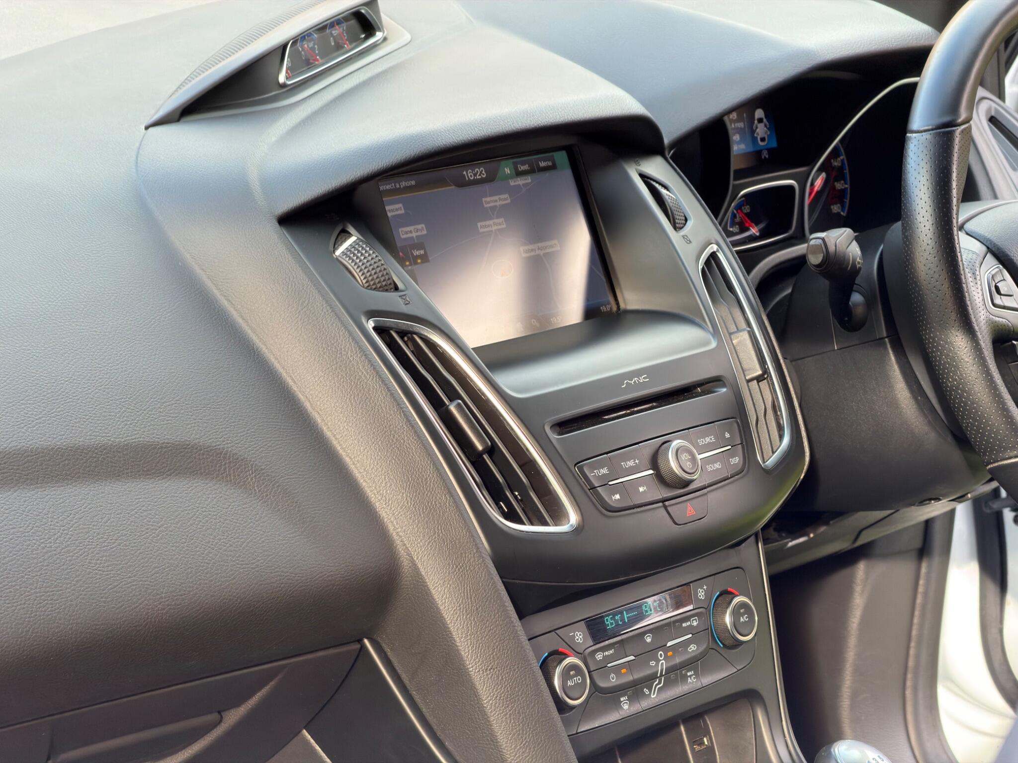 Ford Focus view 36