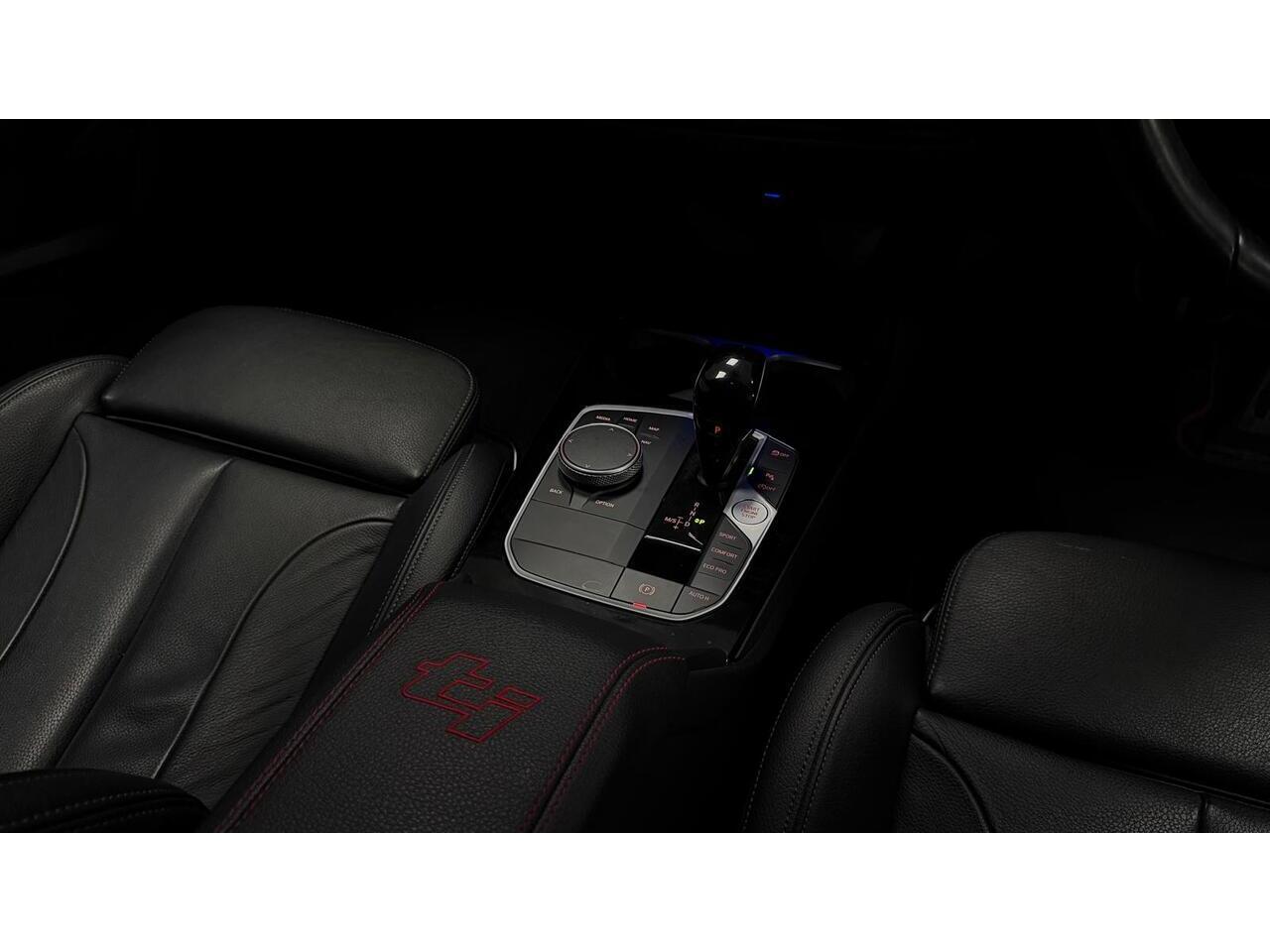 BMW 1 Series view 16