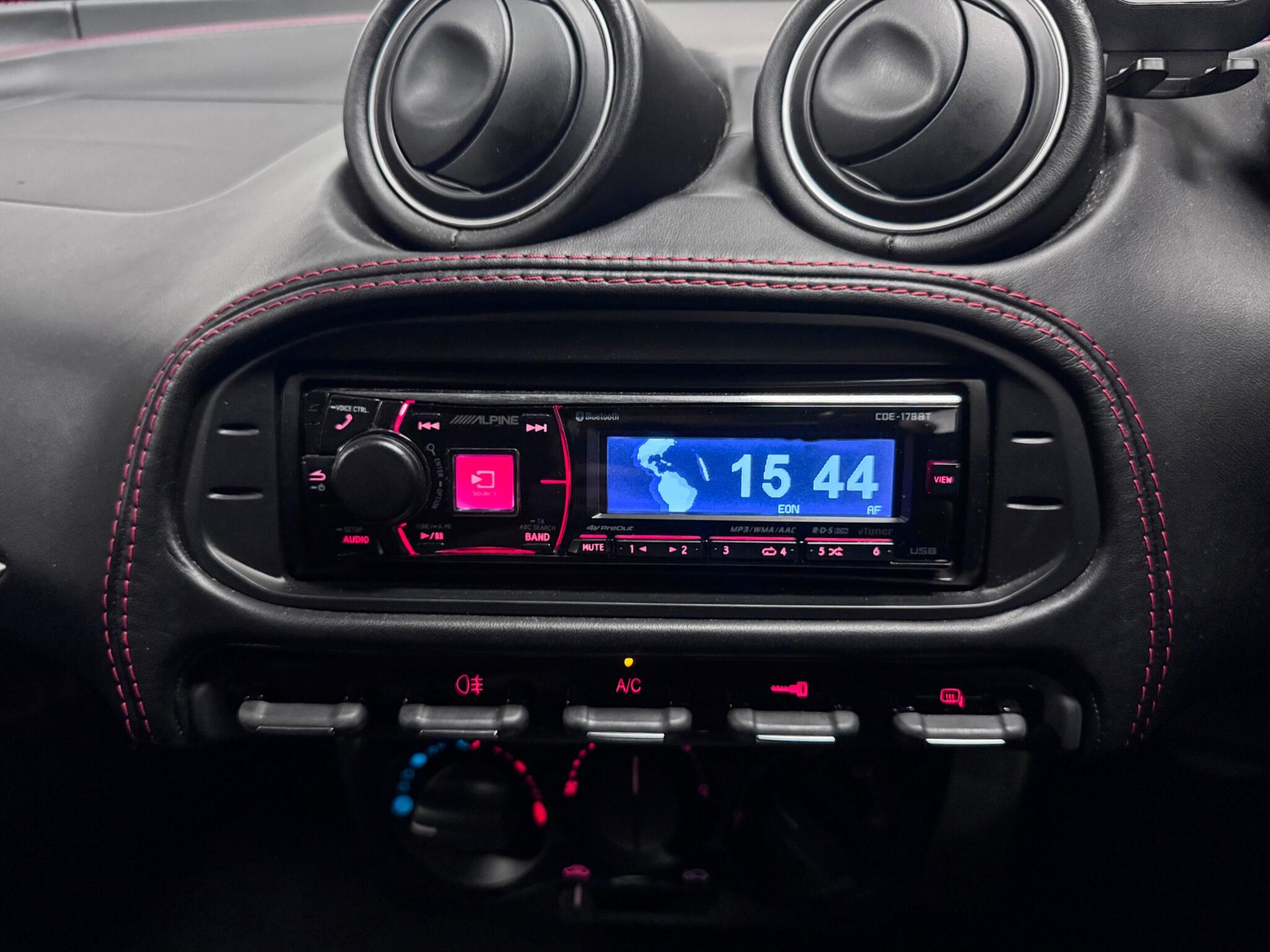 Alfa Romeo 4c view 33