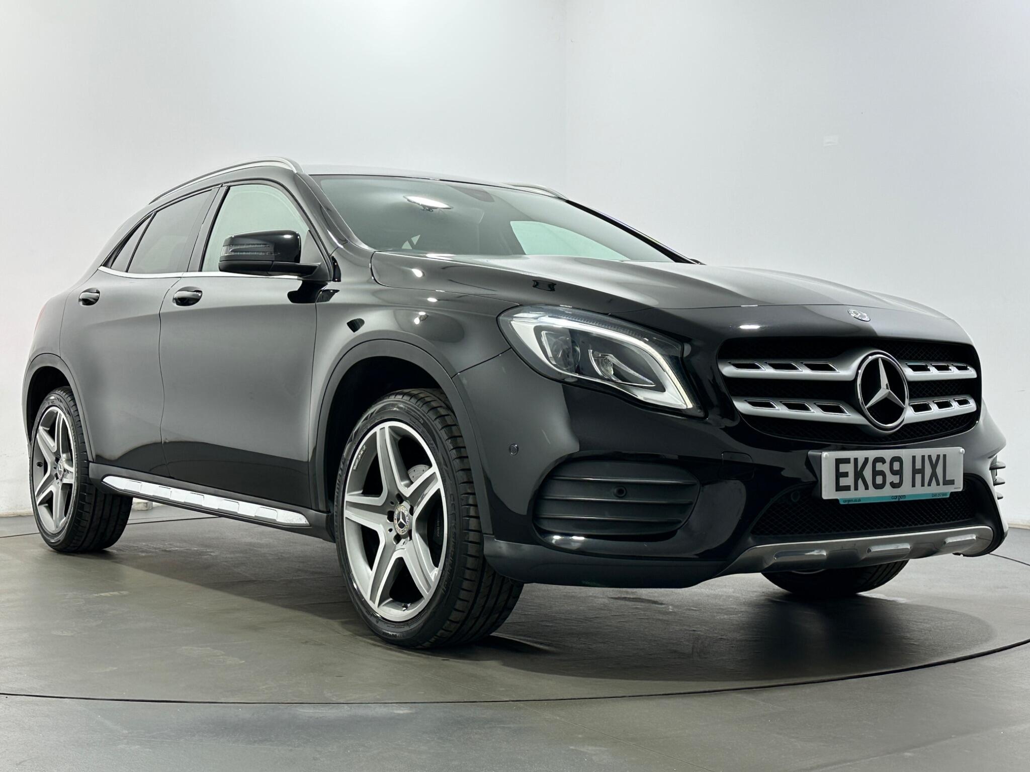 Mercedes-Benz Gla view 53