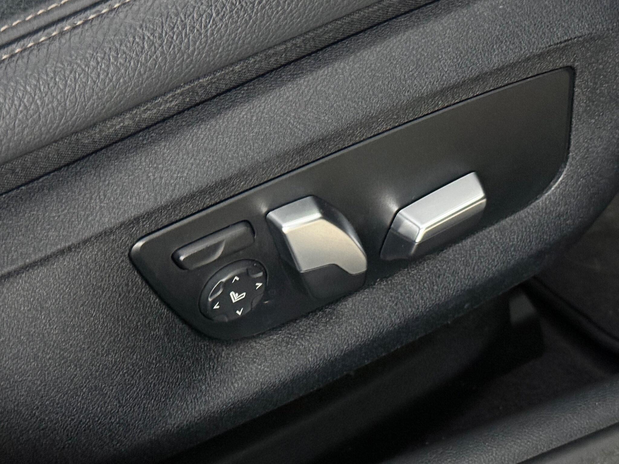 BMW 5 Series view 36