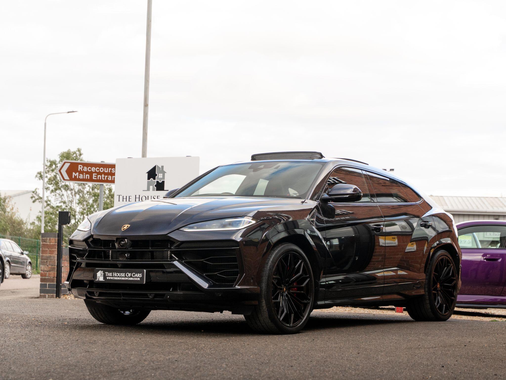 Lamborghini Urus view 8