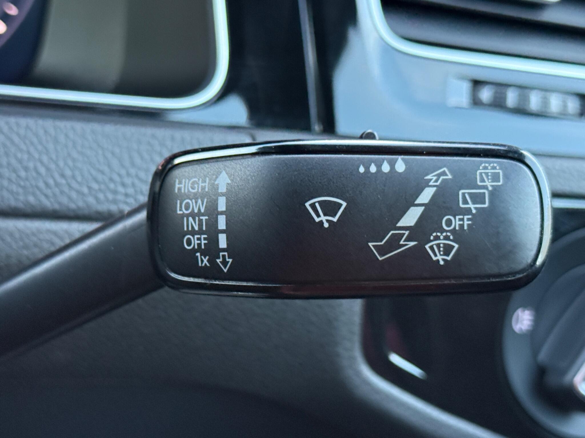 Volkswagen Golf - Image 62