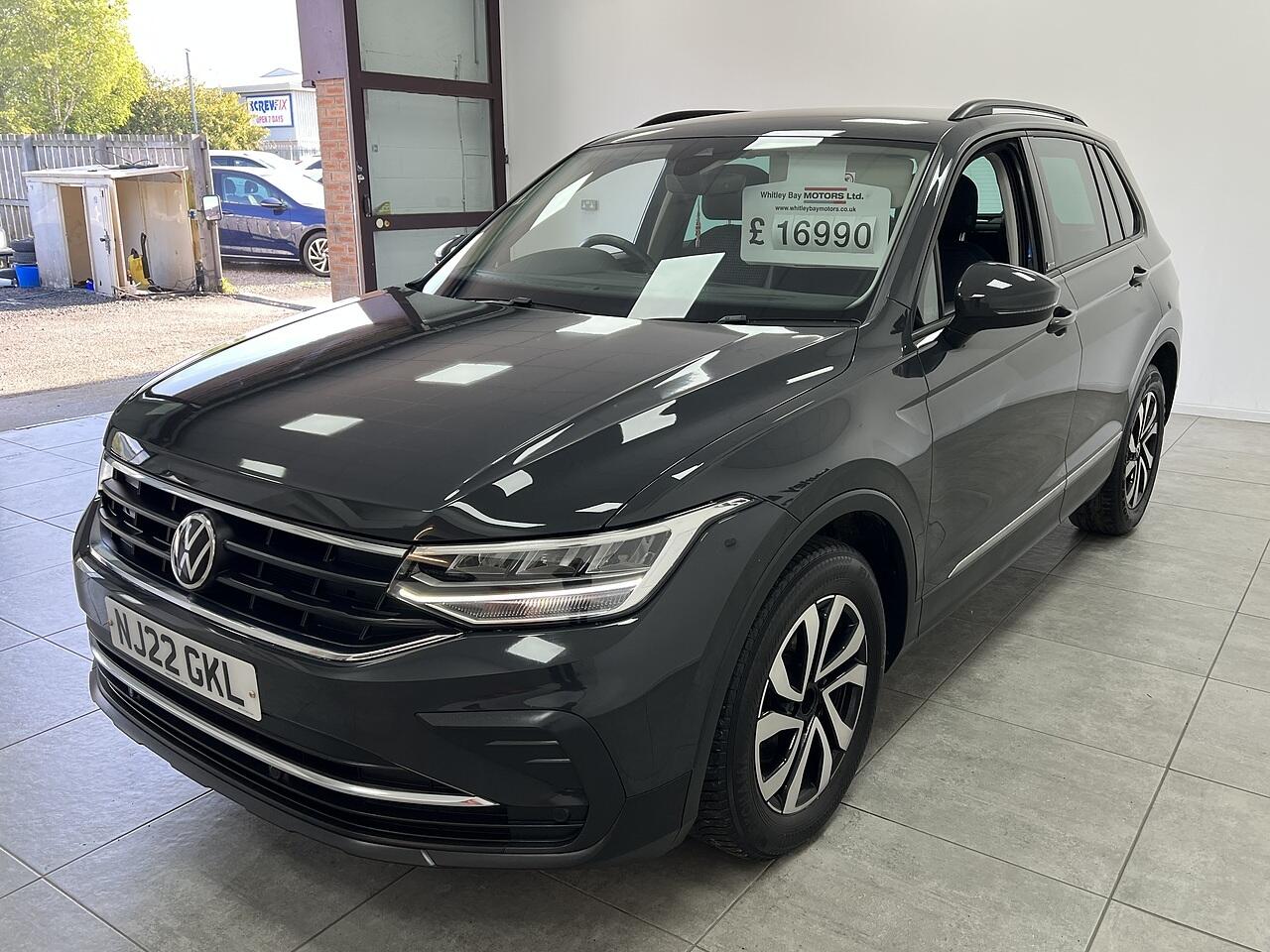 Volkswagen Tiguan view 6