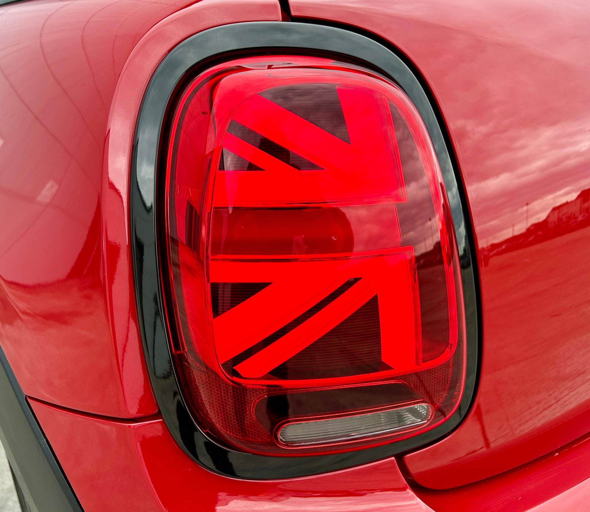 Mini Hatch view 11