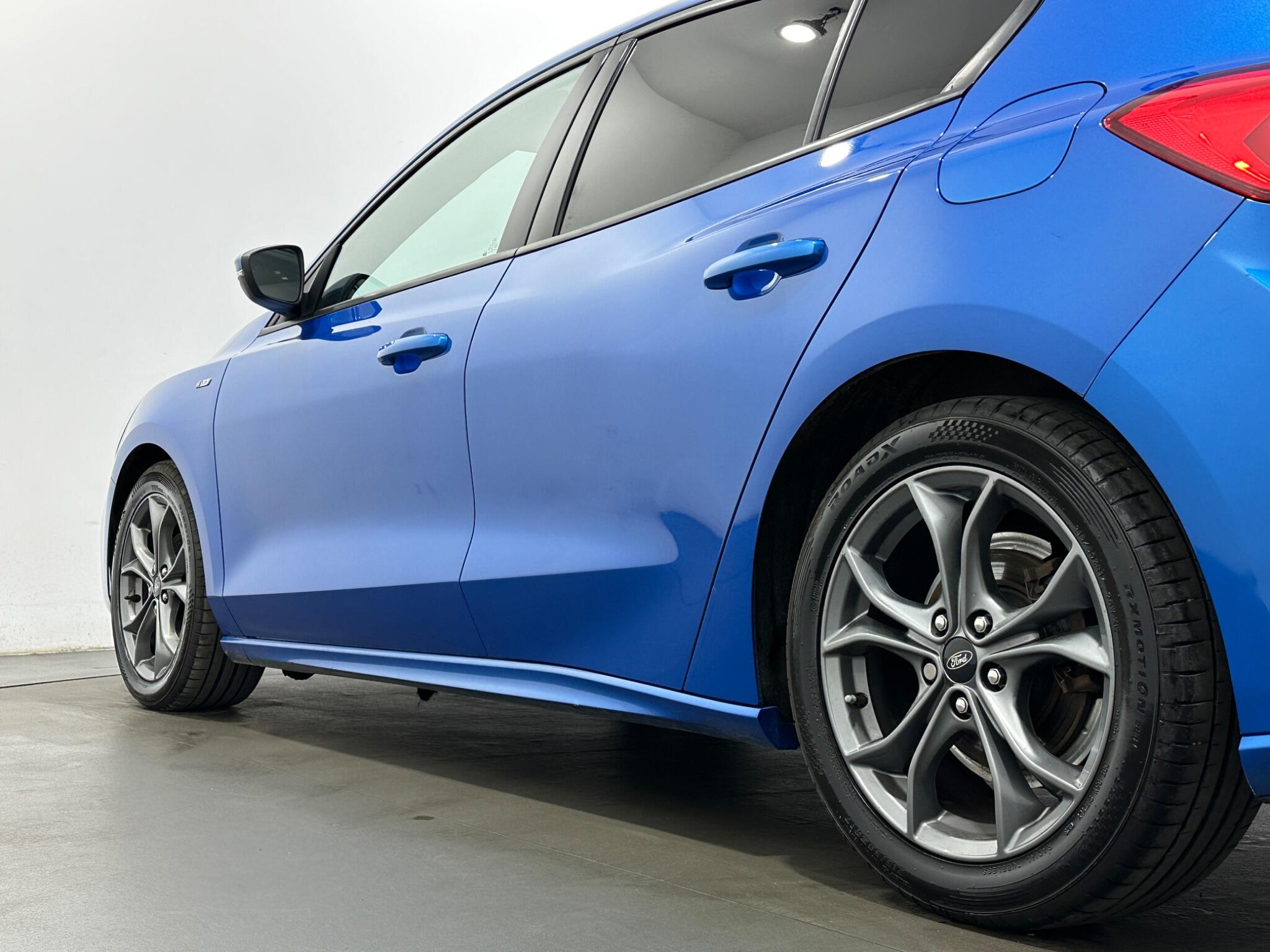Ford Focus view 47