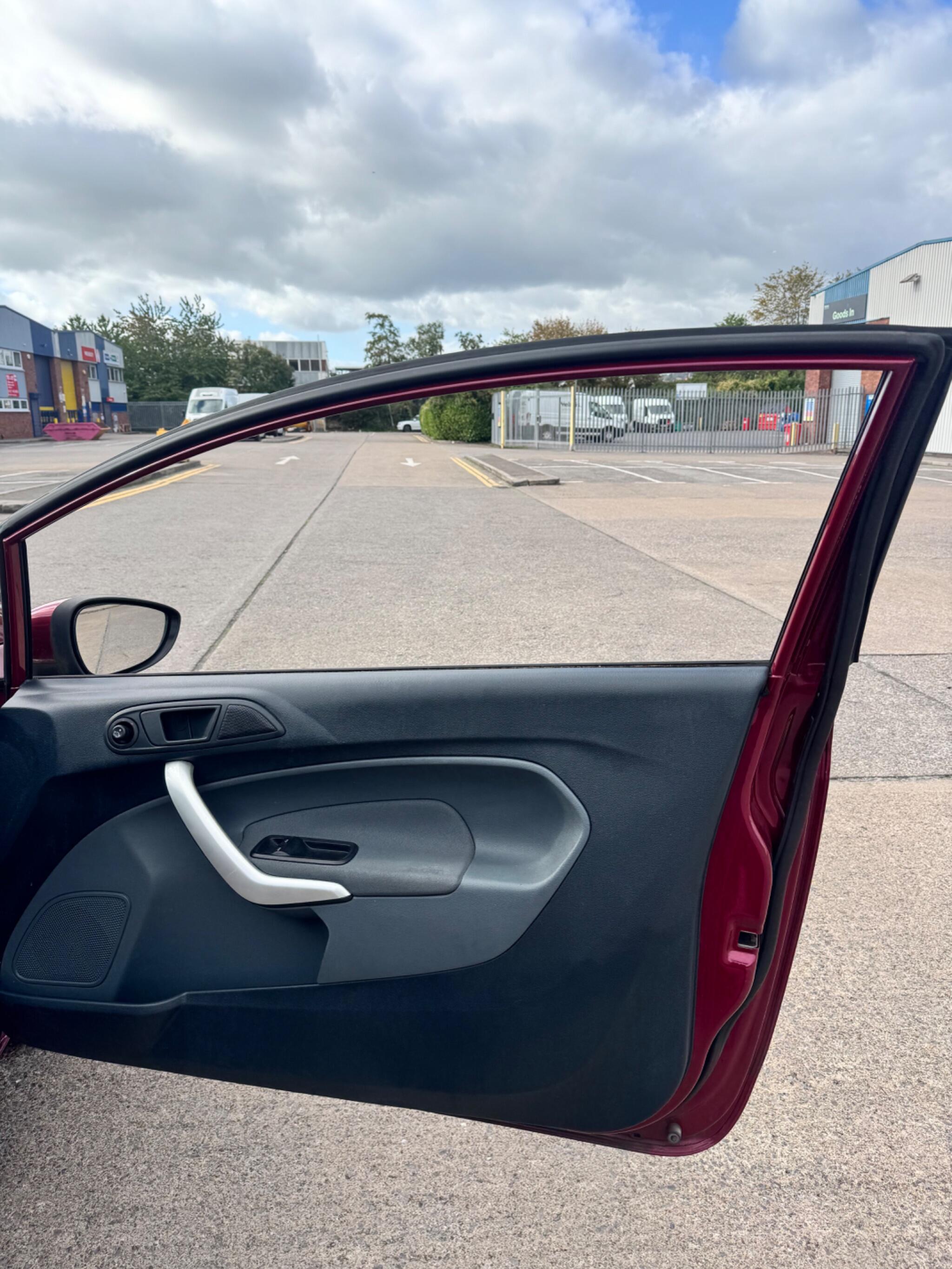 Ford Fiesta view 30